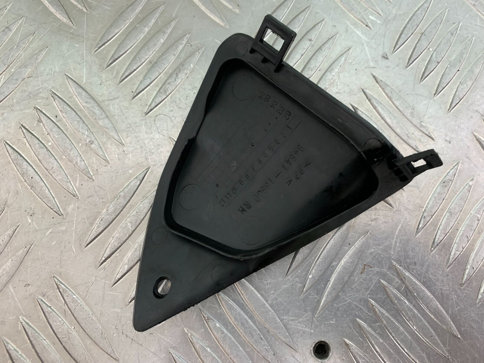 SUZUKI SV650 SV 650 TOP FAIRING INFILL PANEL   YEAR 2003-2006 (CMB1024)
