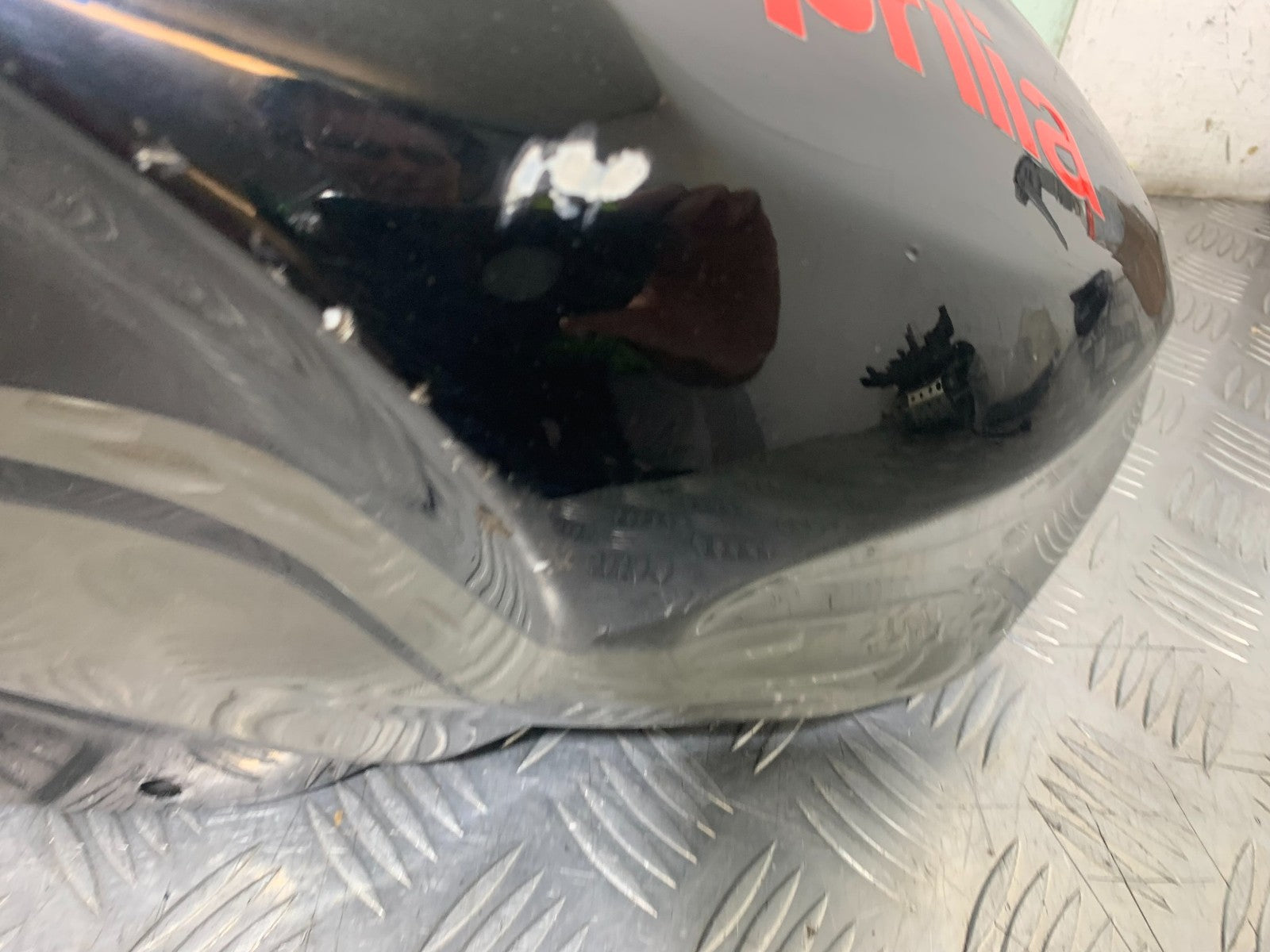 APRILIA RSV1000 R FACTORY PETROL TANK   2004-09 (CMB1203)