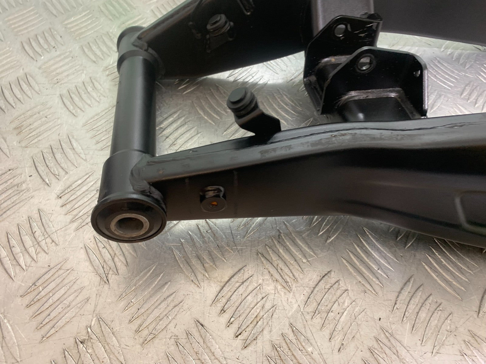 TRIUMPH TRIDENT 660 SWINGARM  YEAR 2021-2024 (CMB1295)