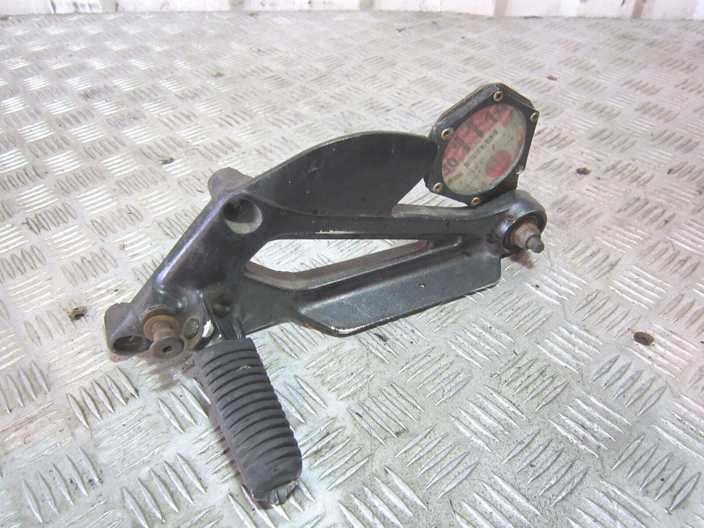 YAMAHA XJ600 XJ 600 DIVERSION FRONT LEFT HANGER AND PEG YEAR 1994