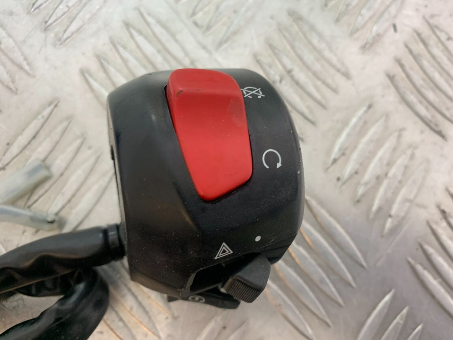 SUZUKI AN400 AN 400 BURGMAN RIGHT SWITCH GEAR  YEAR 2017-2024 (CMB1118)