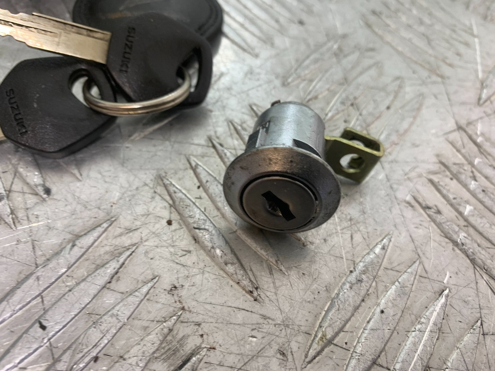 SUZUKI SV1000 SV 1000 S LOCKS AND KEYS    YEAR 2003-2007 (CMB1293)