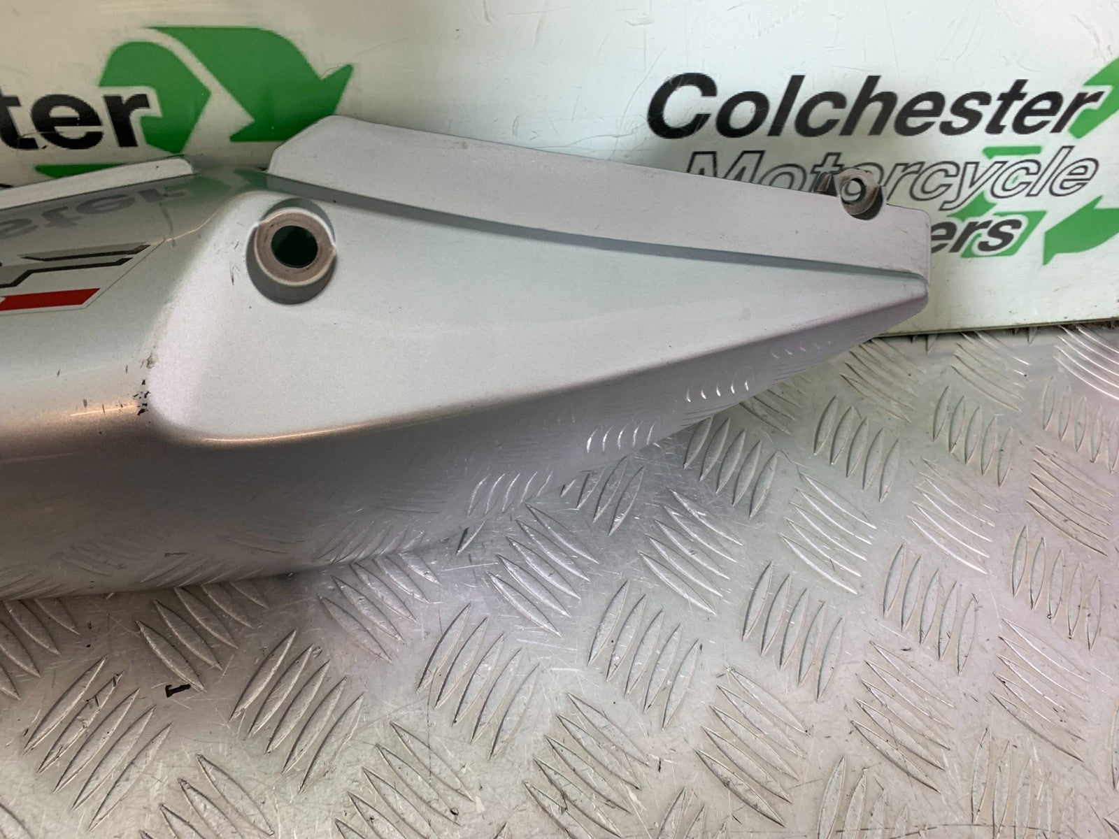 HONDA CBF500 CBF 500 RIGHT SEAT PANEL    YEAR 2004-2008  (CMB1294)