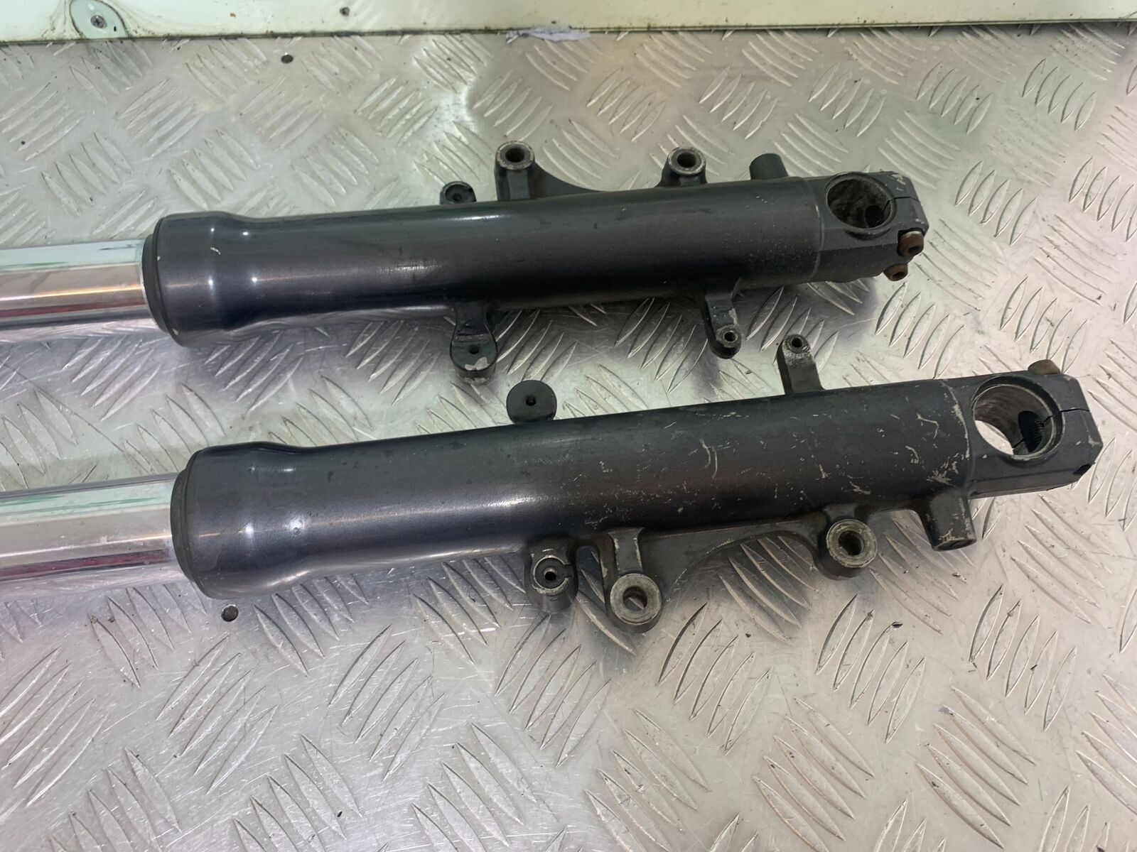 KAWASAKI ZX6R ZX6 J FORKS (BENT SOLD AS PARTS )  YEAR 2000 (CMB1129)