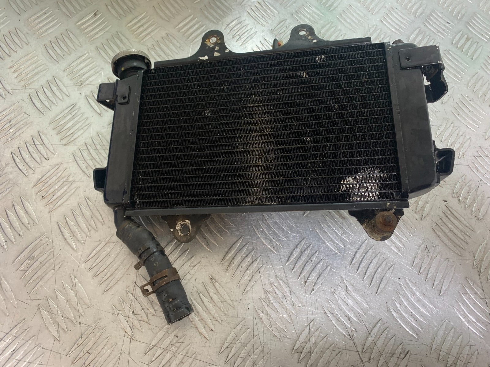 KTM DUKE 125 RADIATOR AND FAN  YEAR 2017-2022 (CMB1222)