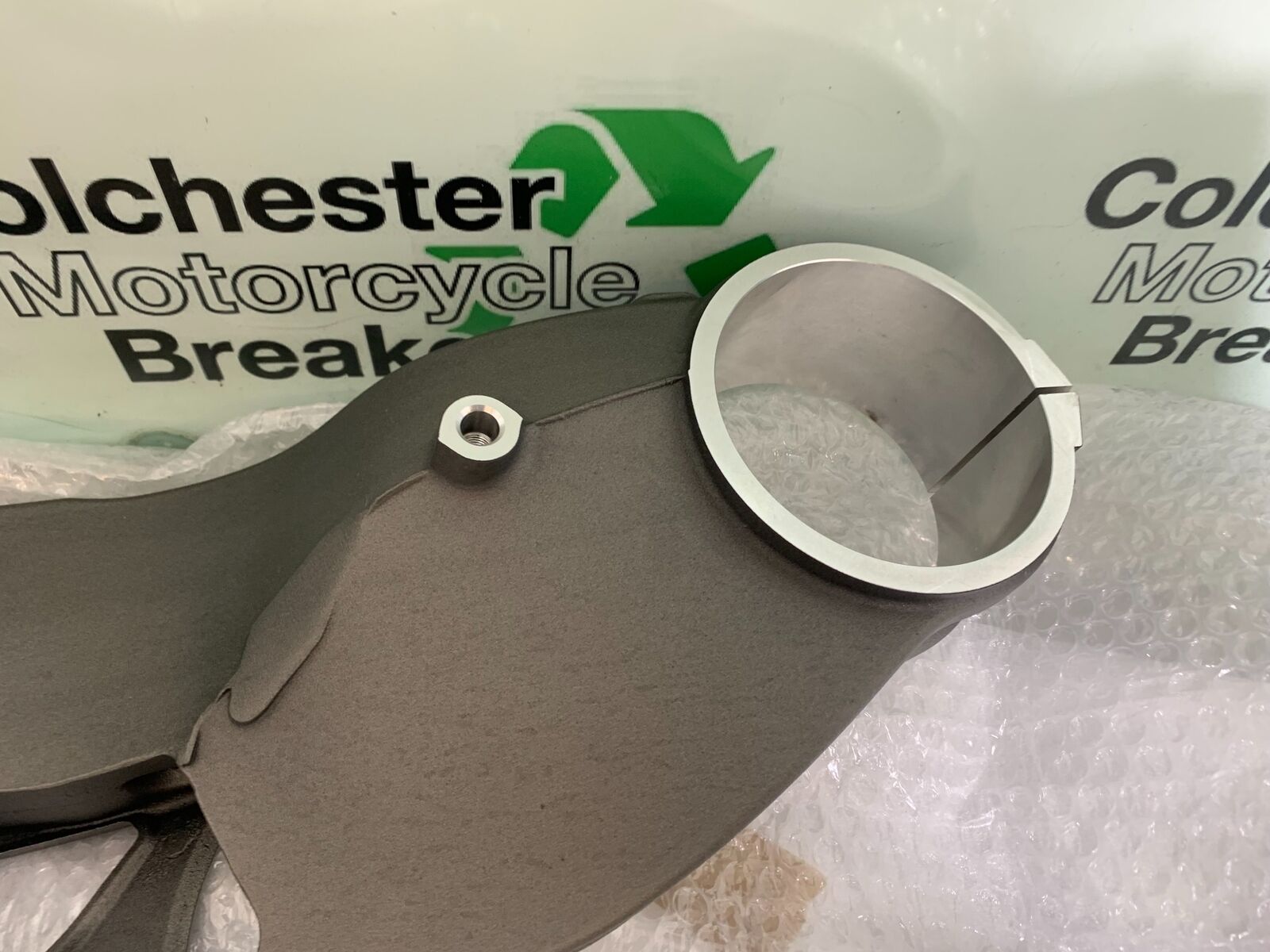 TRIUMPH 1050 SPEED TRIPLE RS SWINGARM YEAR 2018-2020 (CMB1029)