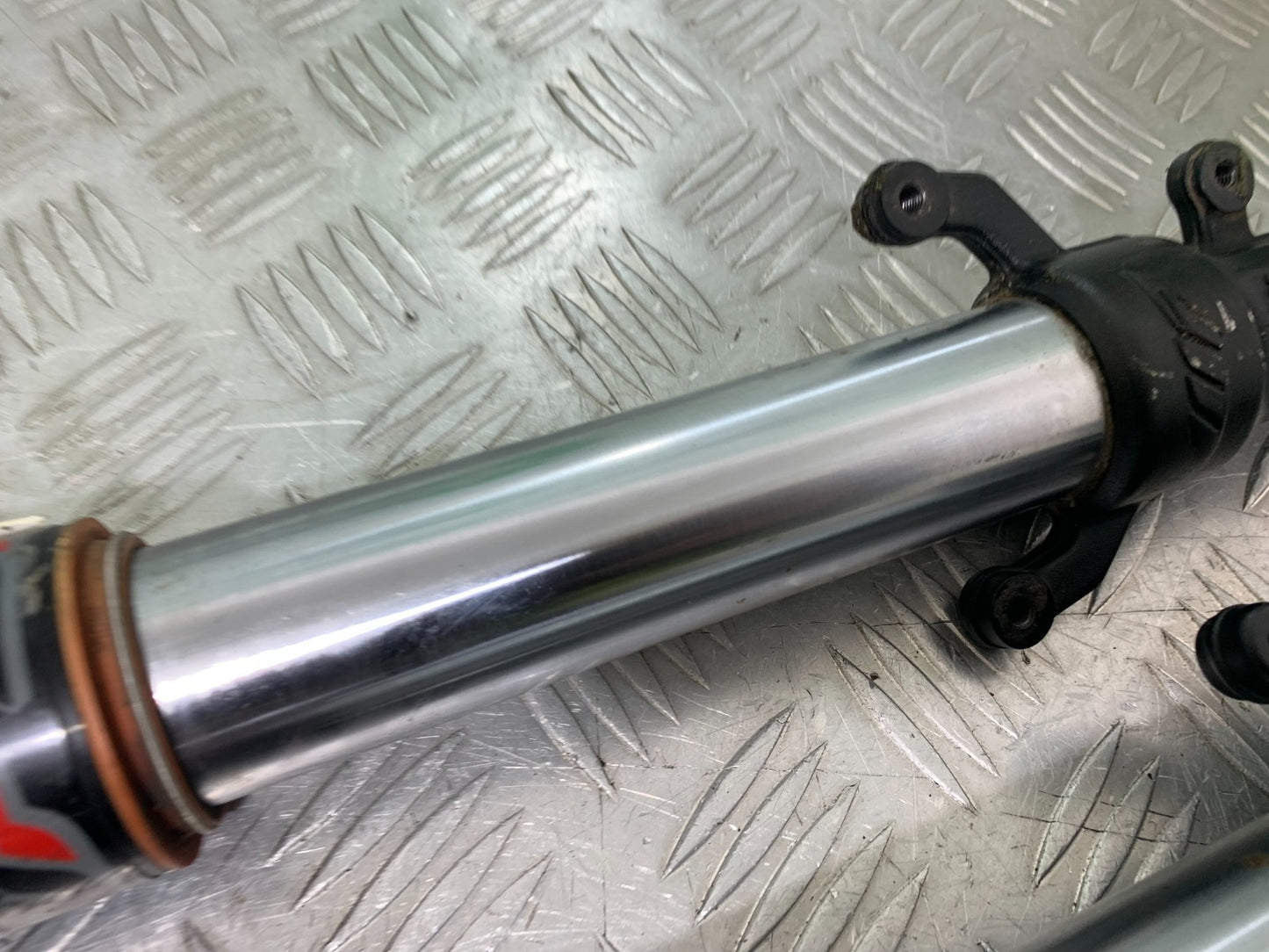 KTM DUKE 125 FORKS YEAR 2017-2022 (CMB1274)