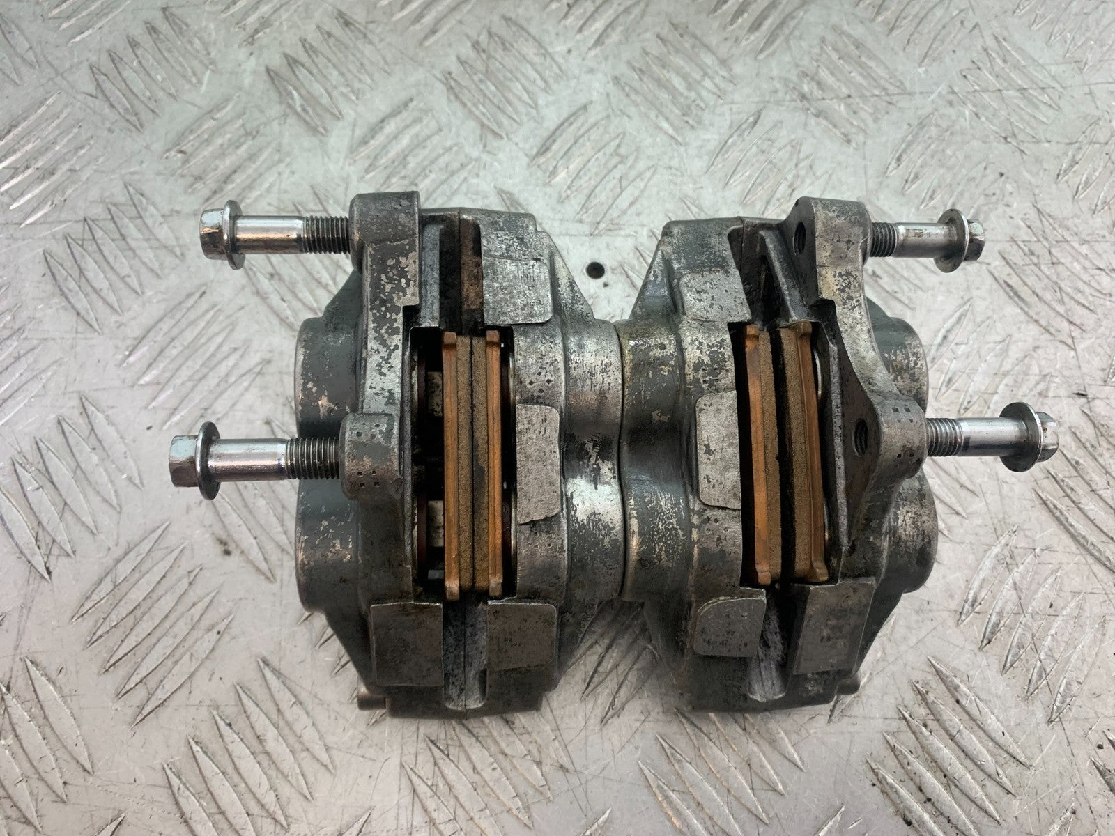 KAWASAKI ZZR1100 D FRONT BRAKE CALIPERS YEAR 1993-2001 (CMB1289)
