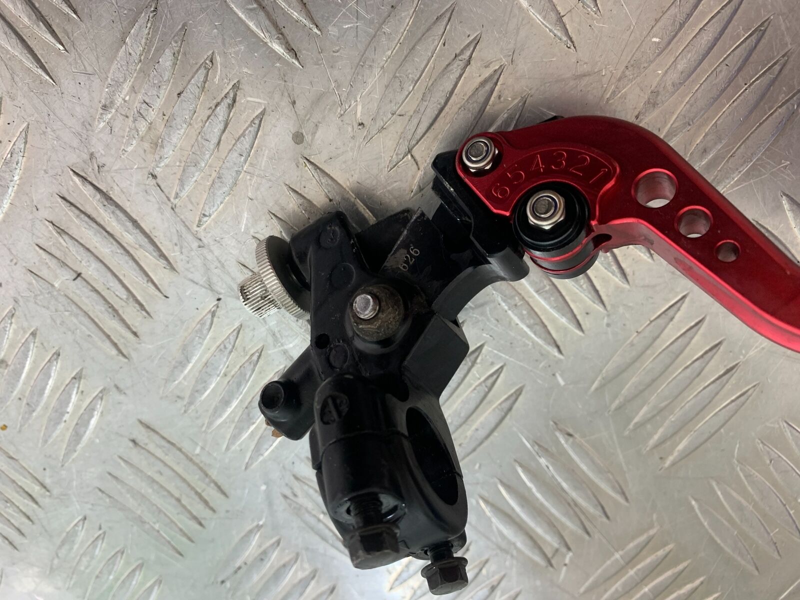 HONDA CBR 929 RRY FIREBLADE CLUTCH LEVER AND BRACKET   YEAR 2000-01 (CMB1094)