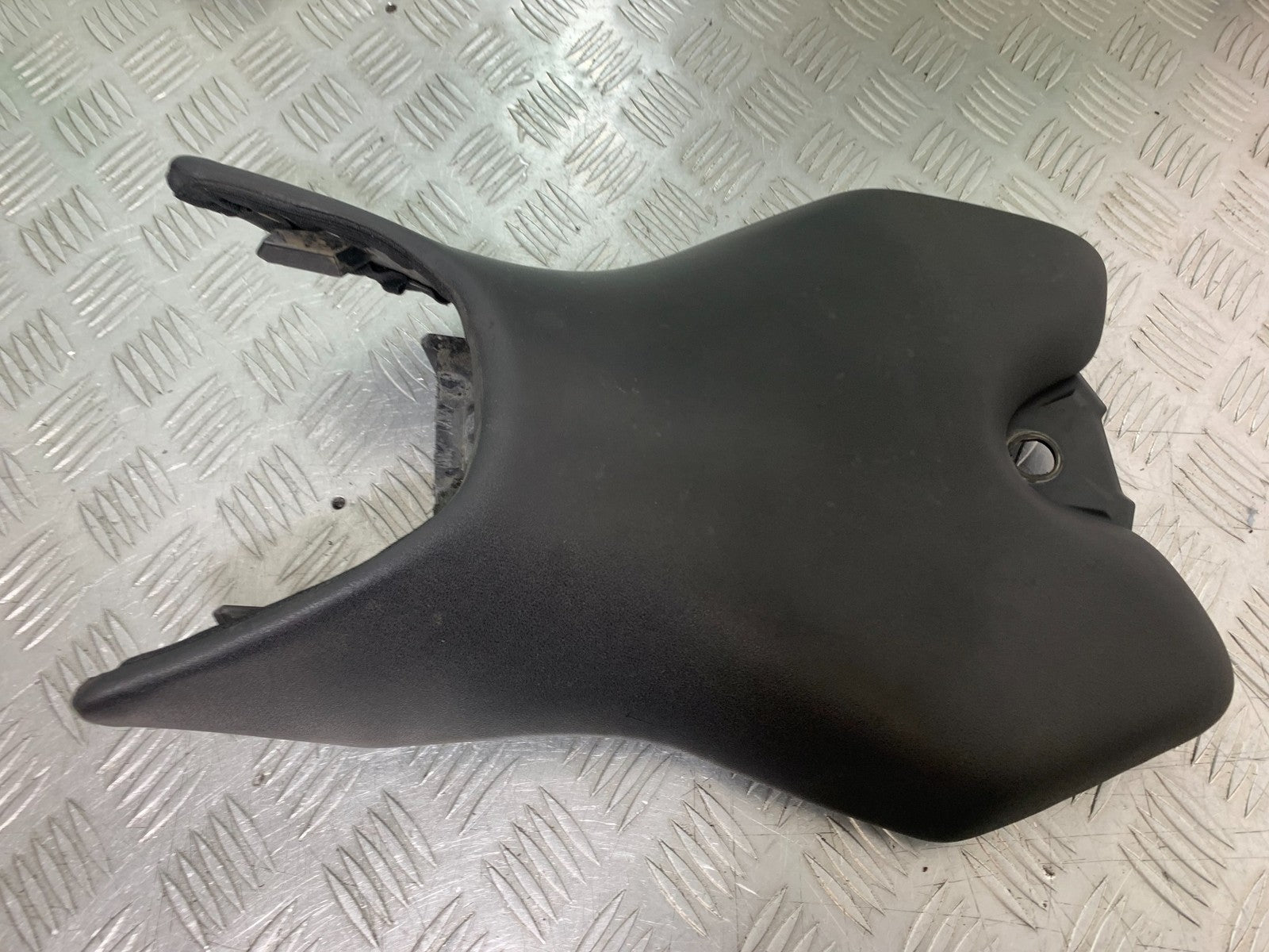 YAMAHA YZF-R125 YZF 125 FRONT SEAT YEAR 2019-2022 (CMB1263)