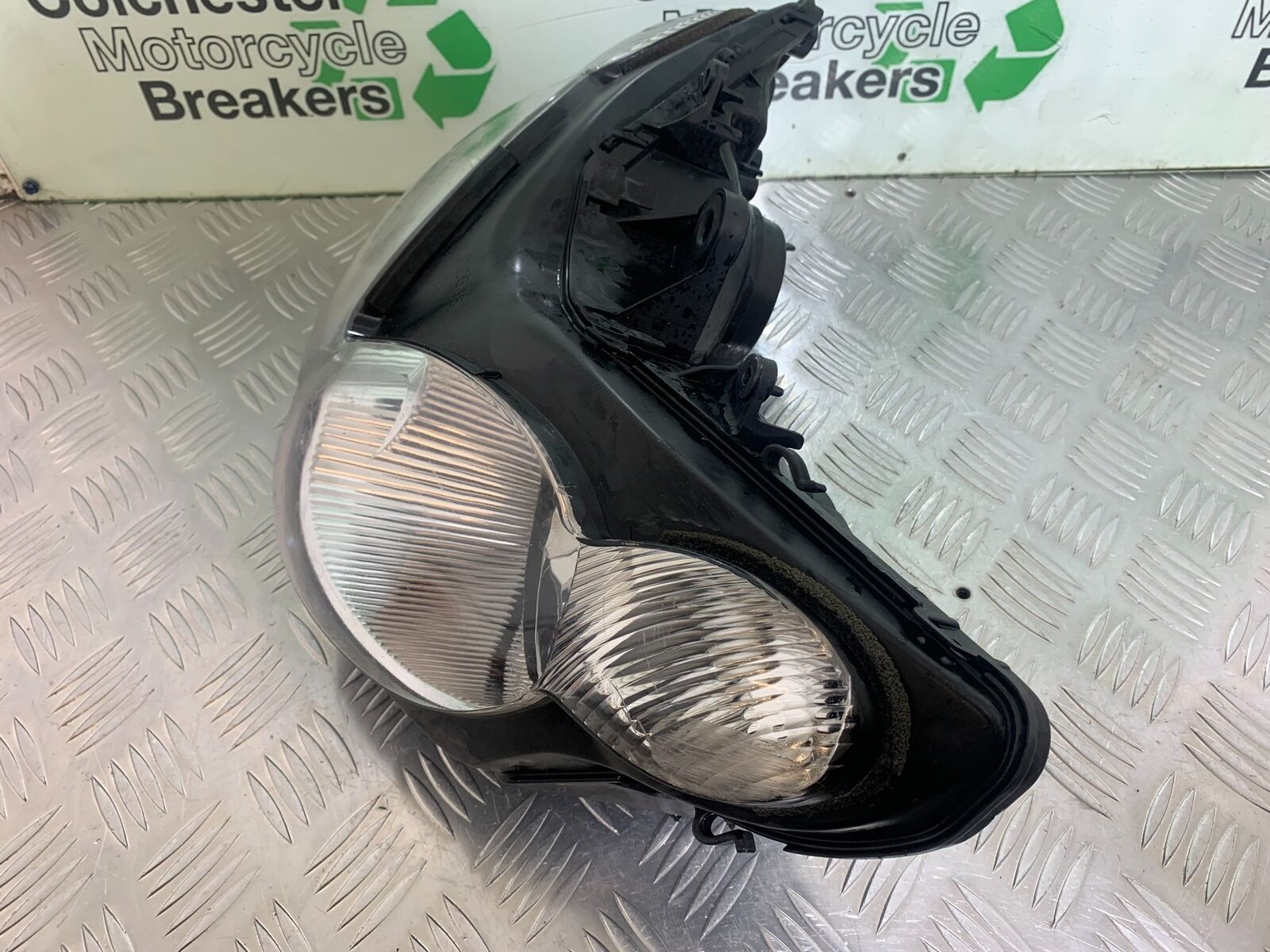 KAWASAKI ZZR1200 ZZR 1200 HEADLIGHT  YEAR 2002-05 (STOCK 993)