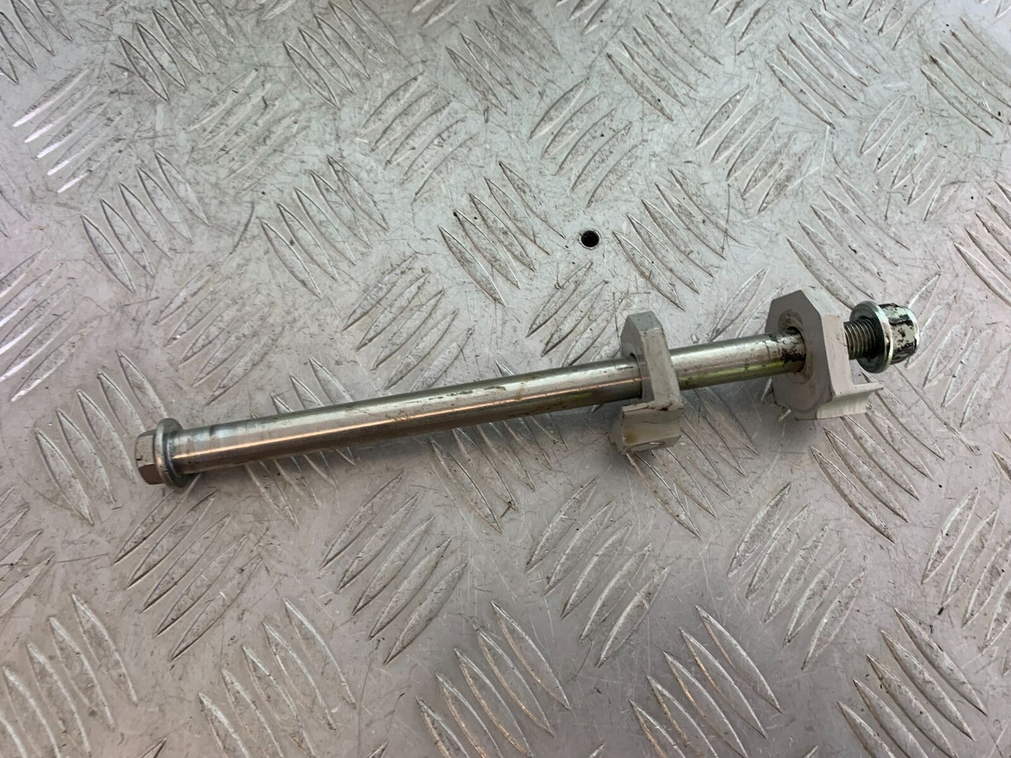 BENELLI BN125 BN 125 REAR WHEEL SPINDLE  YEAR 2018-2021 (CMB1080)
