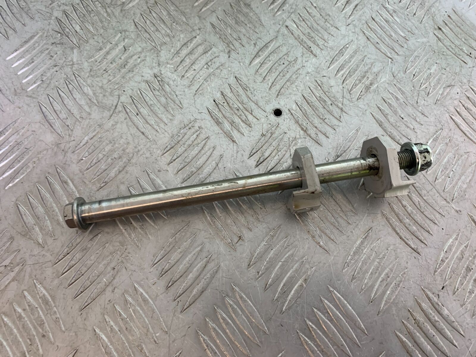 BENELLI BN125 BN 125 REAR WHEEL SPINDLE  YEAR 2018-2021 (CMB1080)