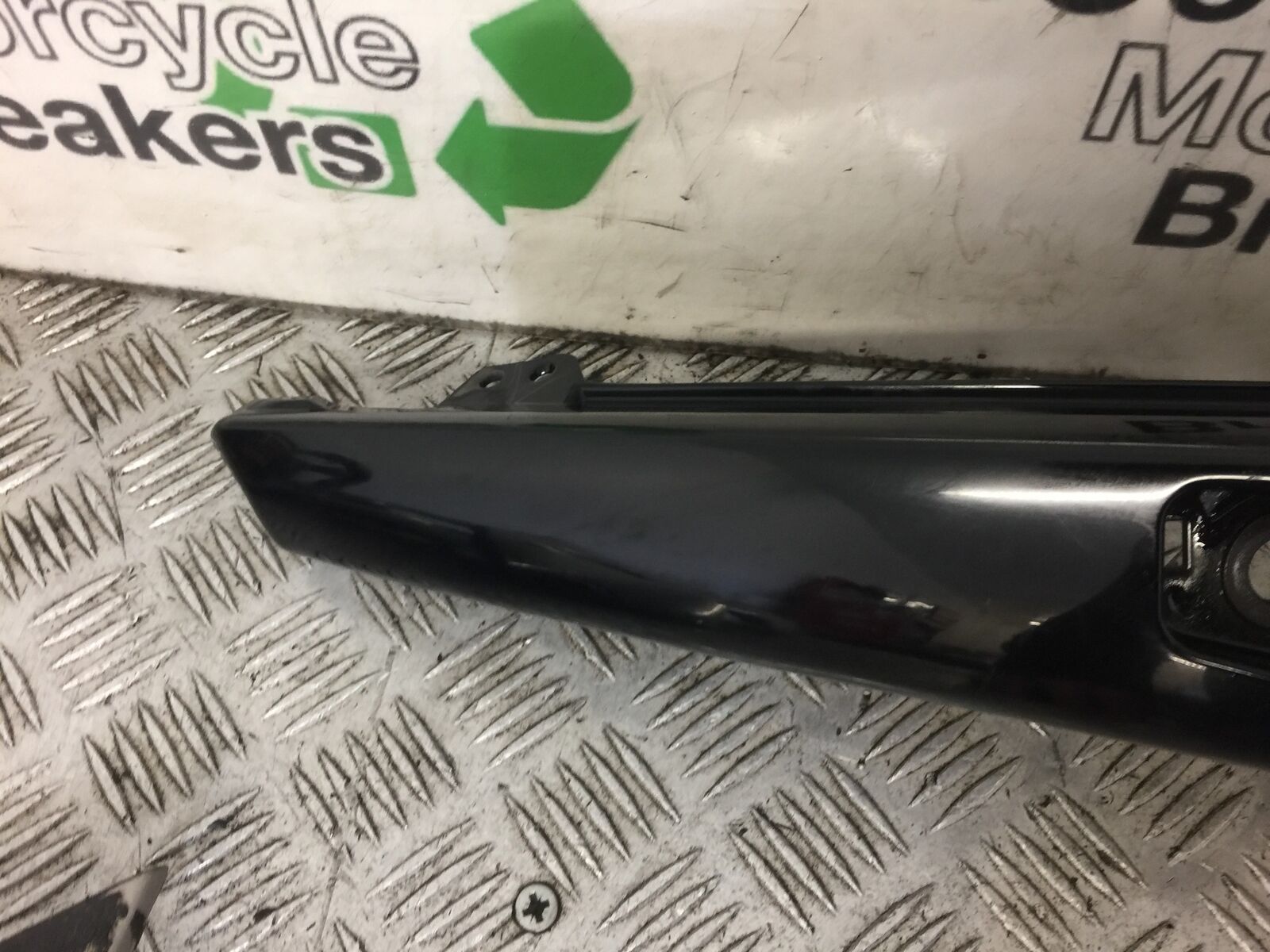 KAWASAKI ER6 F RIGHT SEAT PANEL  YEAR 2009-2011 (STOCK 412)