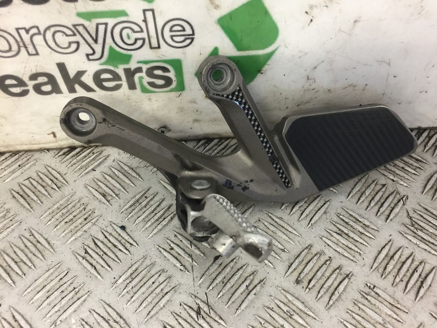 HONDA CB1000R CB 1000 R FRONT LEFT HANGER AND PEG  YEAR 2008 (STOCK 475)