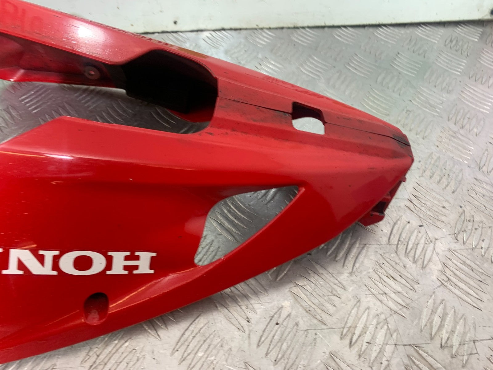 HONDA CBR1000 rr FIREBLADE BELLYPAN    YEAR 2012-2016 (CMB1198)