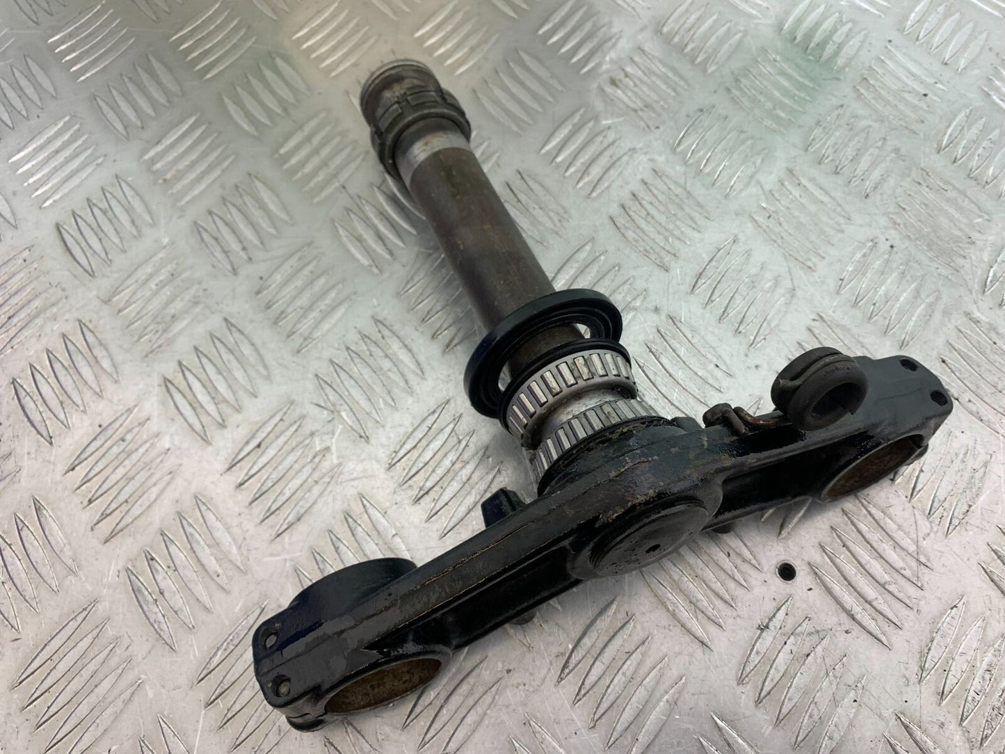KAWASAKI Z750 Z 750 BOTTOM YOKE  YEAR 2004-2006  (CMB1104)