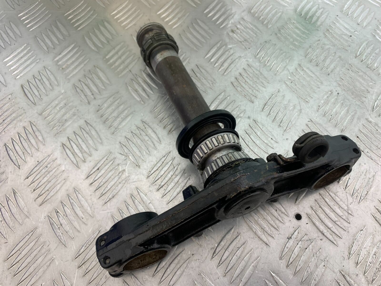 KAWASAKI Z750 Z 750 BOTTOM YOKE  YEAR 2004-2006  (CMB1104)