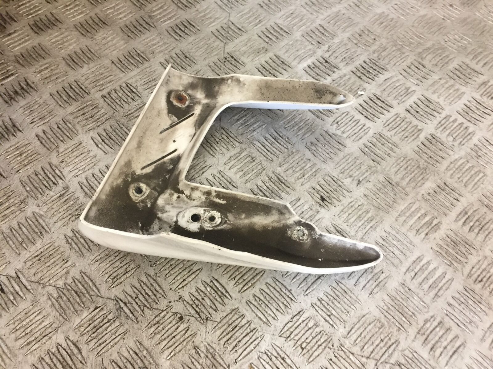 TRIUMPH 675 STREET TRIPLE LEFT RADIATOR COWL 2008-2012 (STOCK 736)