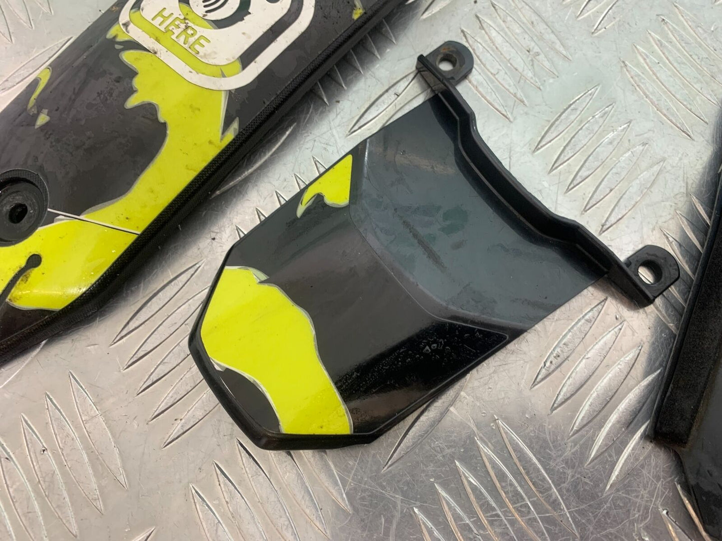 YAMAHA MT07 MT-07 INFILL PANELS  YEAR 2014 (STOCK 995)