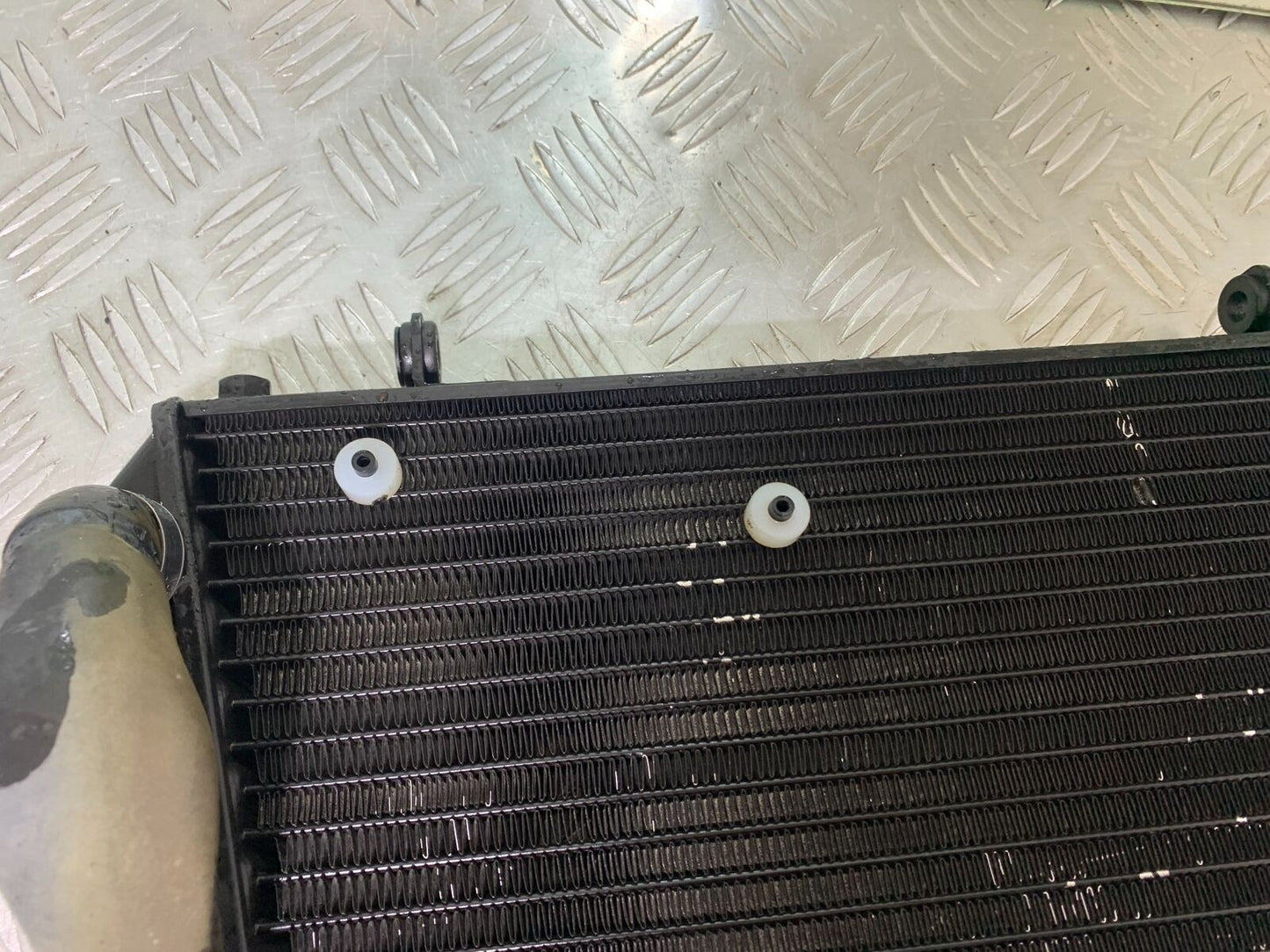 APRILIA SL750 SL 750 SHIVER RADIATOR   YEAR 2012 (CMB1074)