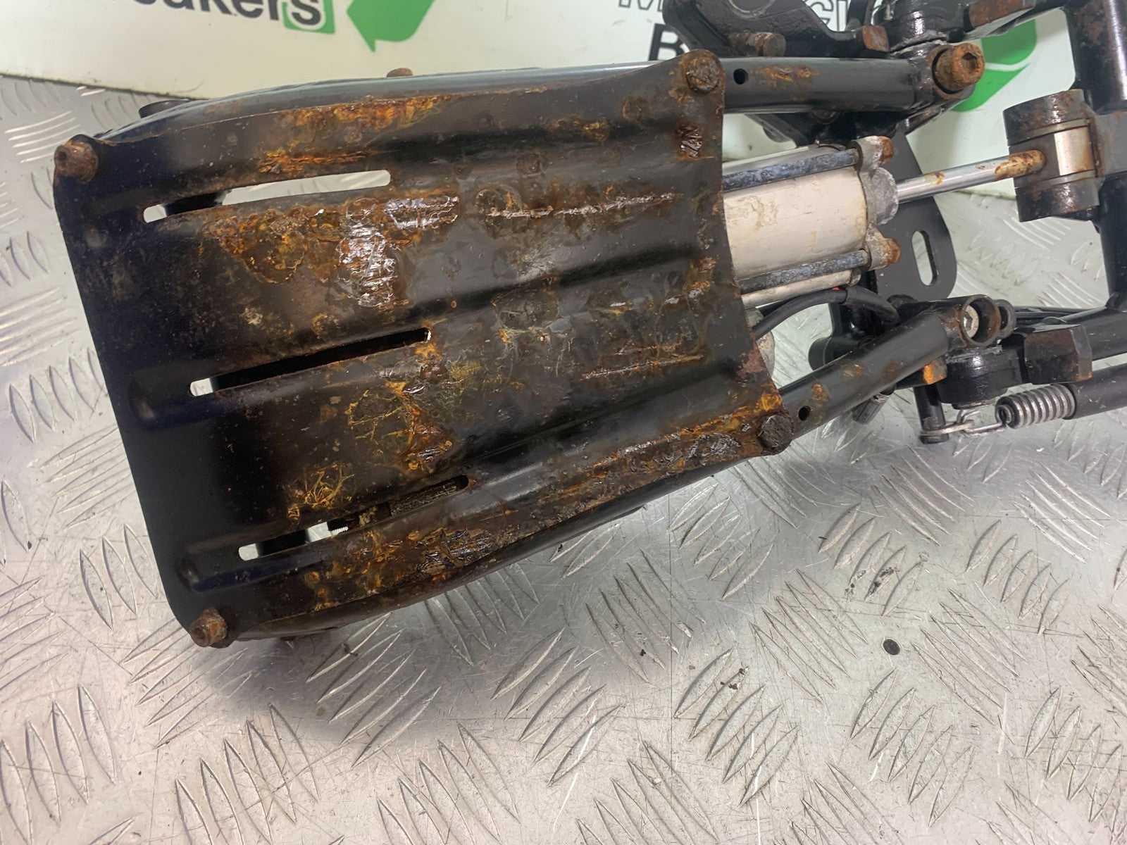 BMW K1200 K 1200 LT CENTER STAND AND MOTOR   YEAR 1999-07 (CMB1271)