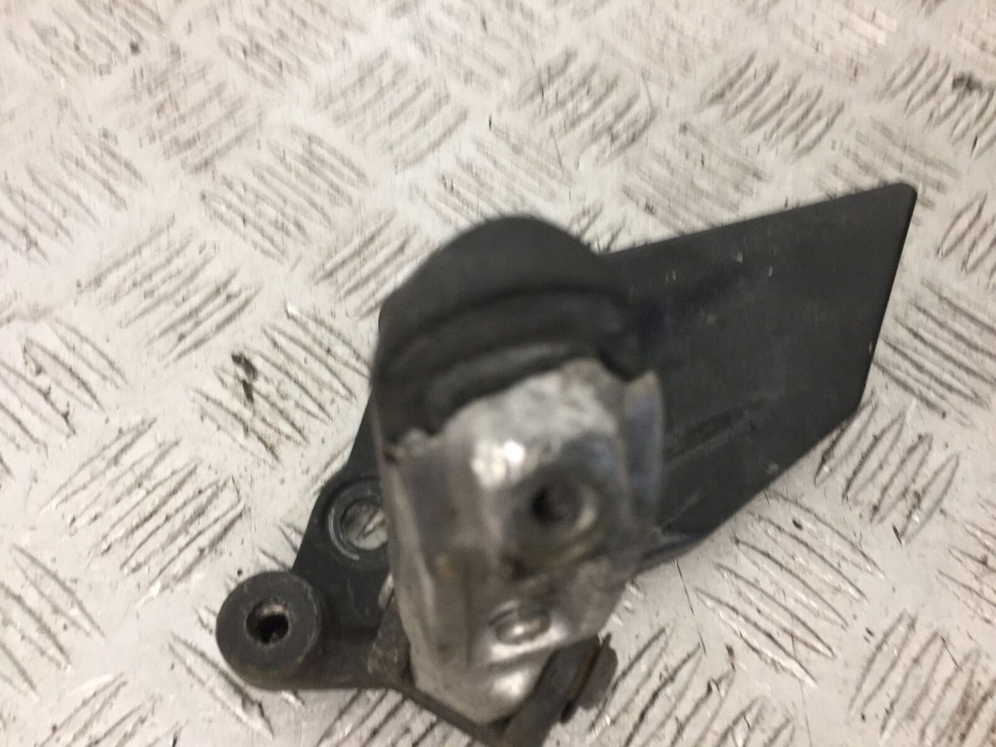 KAWASAKI NINJA 250 R EX250 FRONT LEFT HAMGER    YEAR 2008  (STOCK 879)