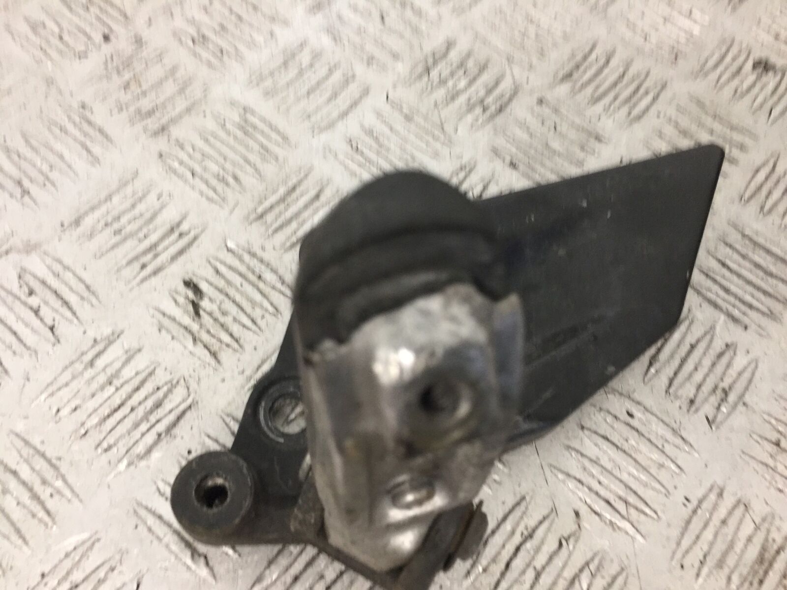 KAWASAKI NINJA 250 R EX250 FRONT LEFT HAMGER    YEAR 2008  (STOCK 879)