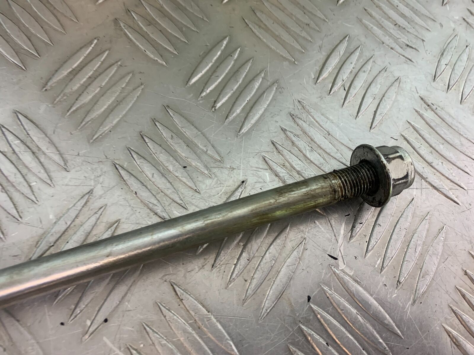 SINNIS TERRAIN 125 SWINGARM SPINDLE  YEAR 2024 (CMB1072)