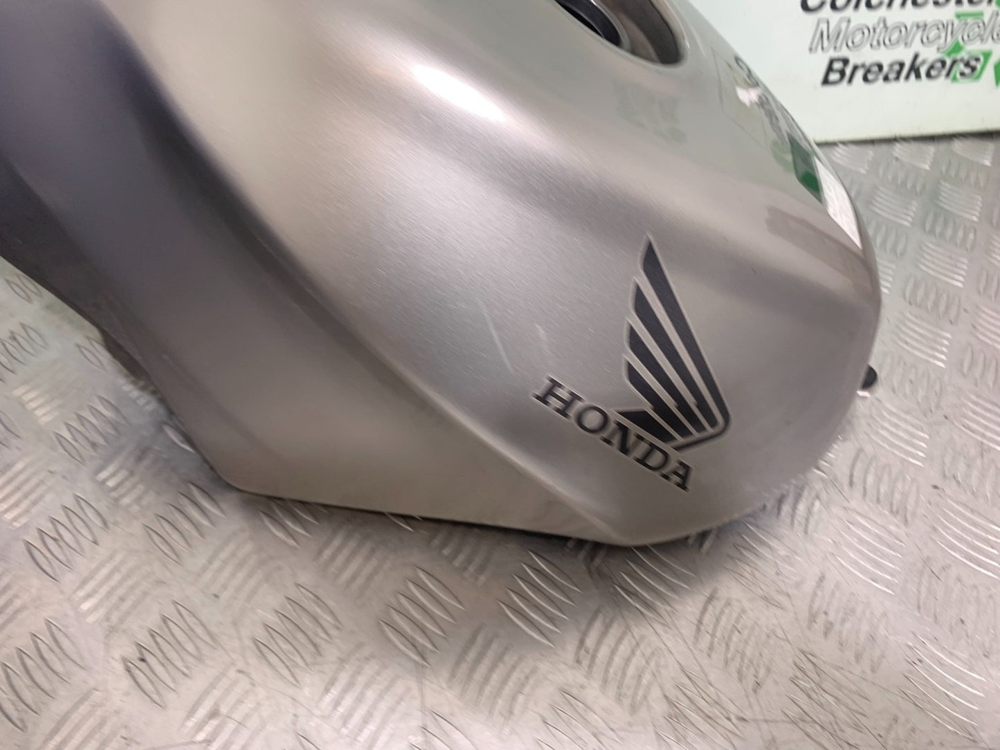 HONDA VFR800 PRE V-TEC PETROL TANK   YEAR 1998-2001 (CMB1233)