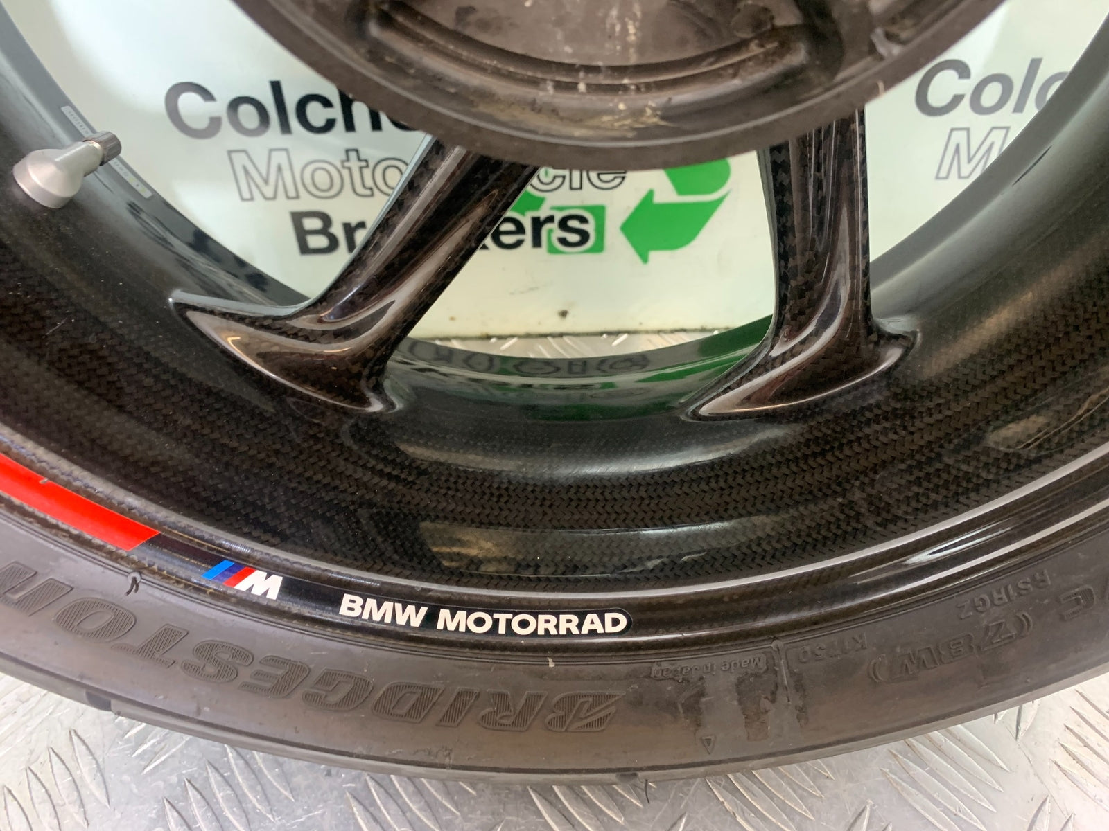 BMW M1000 R CARBON REAR WHEEL  YEAR 2023-2024 (CMB1140)