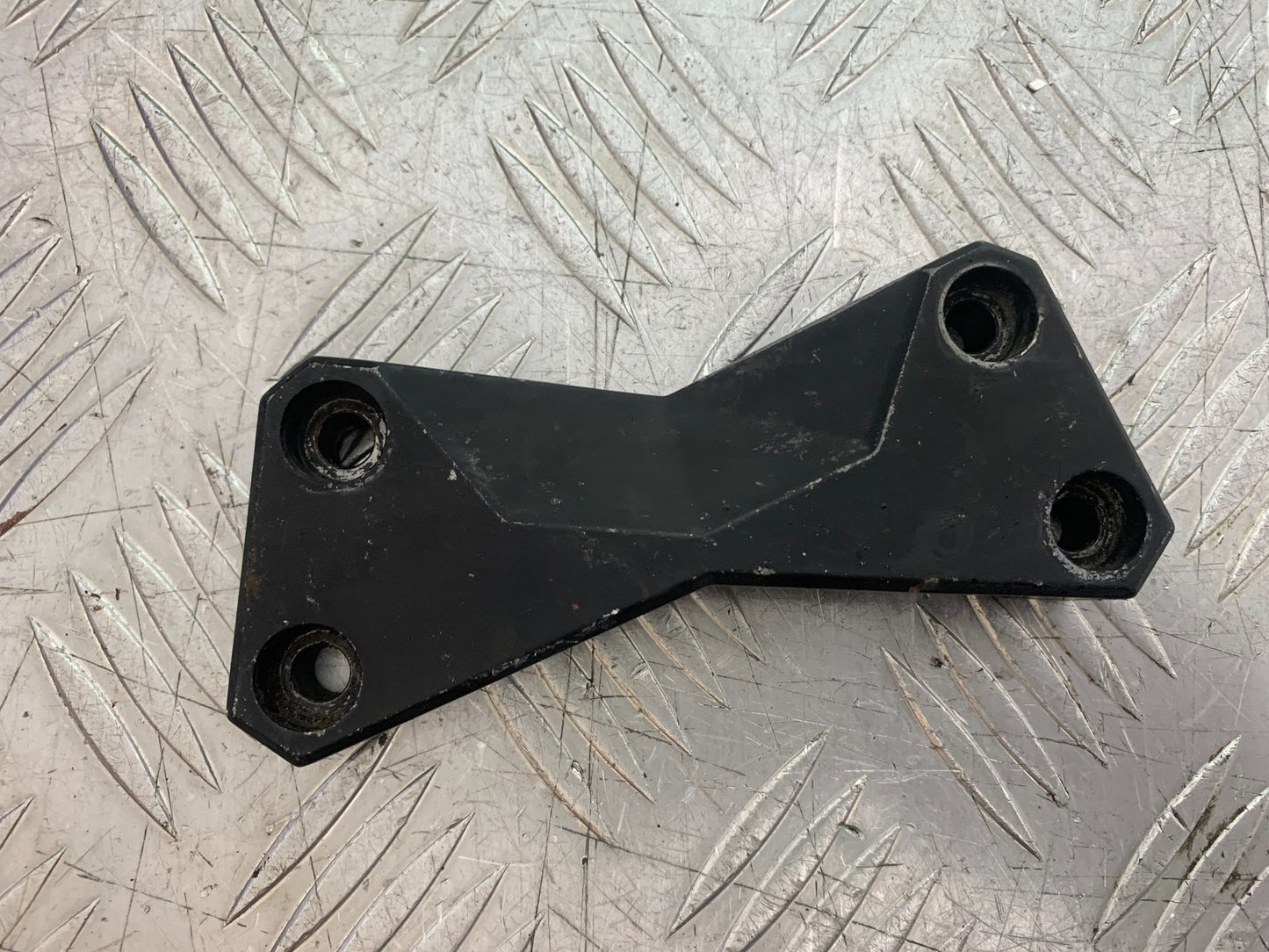 KAWASAKI Z750 Z 750 HANDLEBAR CLAMP   YEAR 2004-2006  (CMB1234)