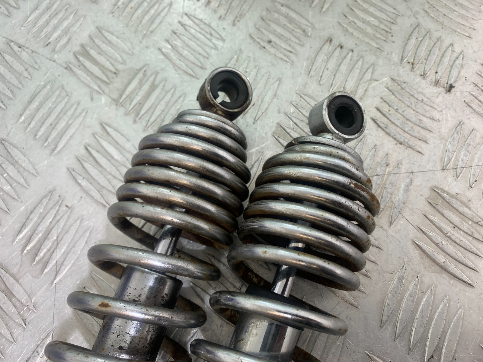 YAMAHA XV535 XV 535 VIRAGO REAR SHOCKS  YEAR 1994-02 (CMB1162)