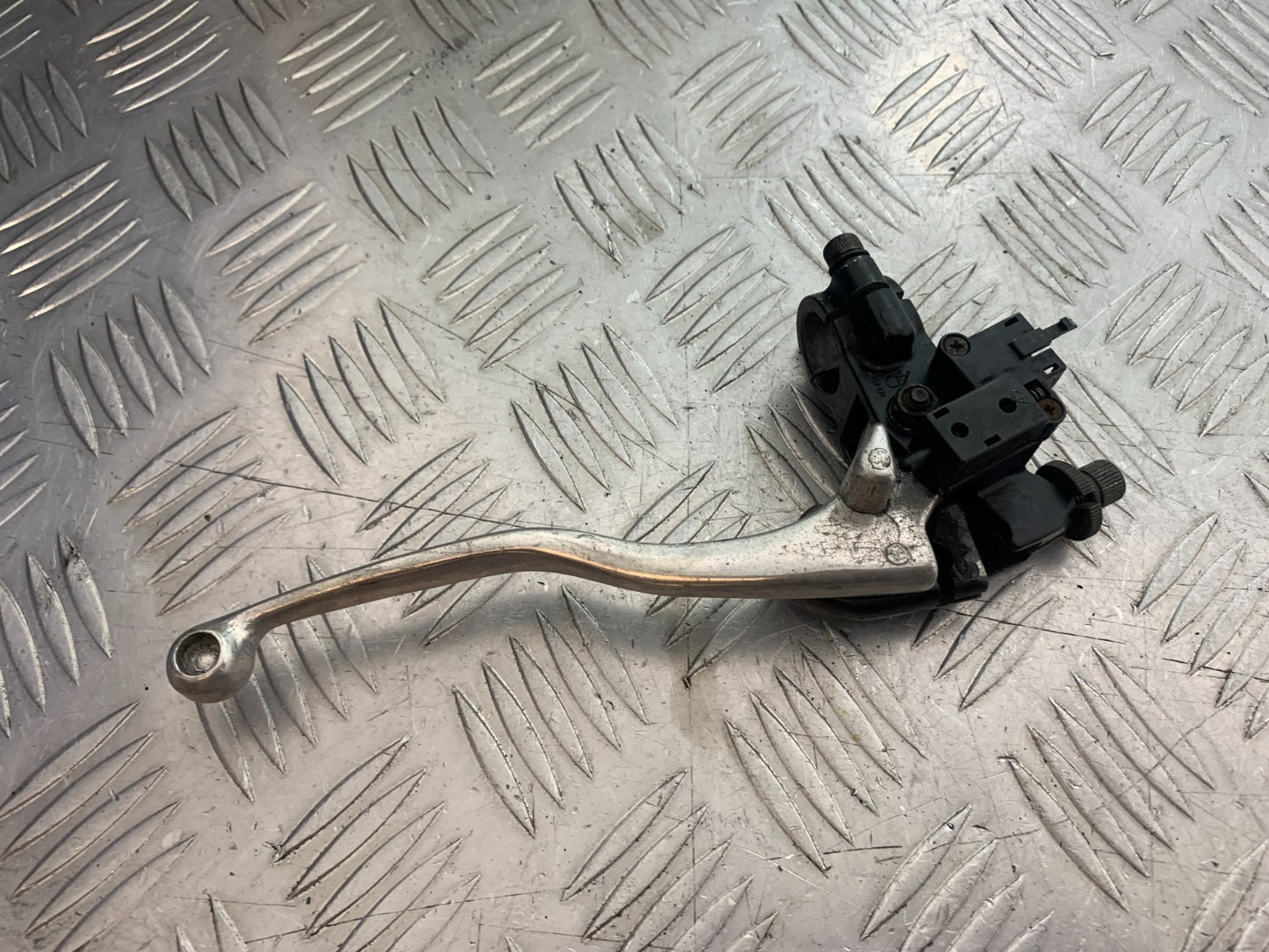 KAWASAKI ZX9R ZX9 R CLUTCH LEVER AND BRACKET  YEAR 1998-1999 (CMB1329)