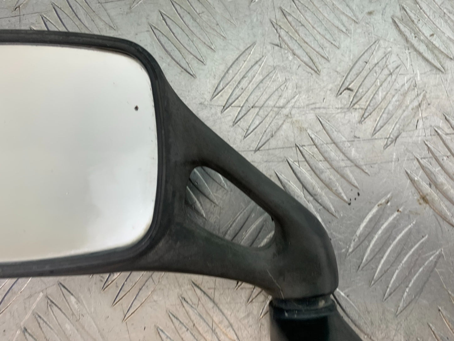 TRIUMPH TROPHY 900 LEFT MIRROR   YEAR 1991-95 (CMB1251)