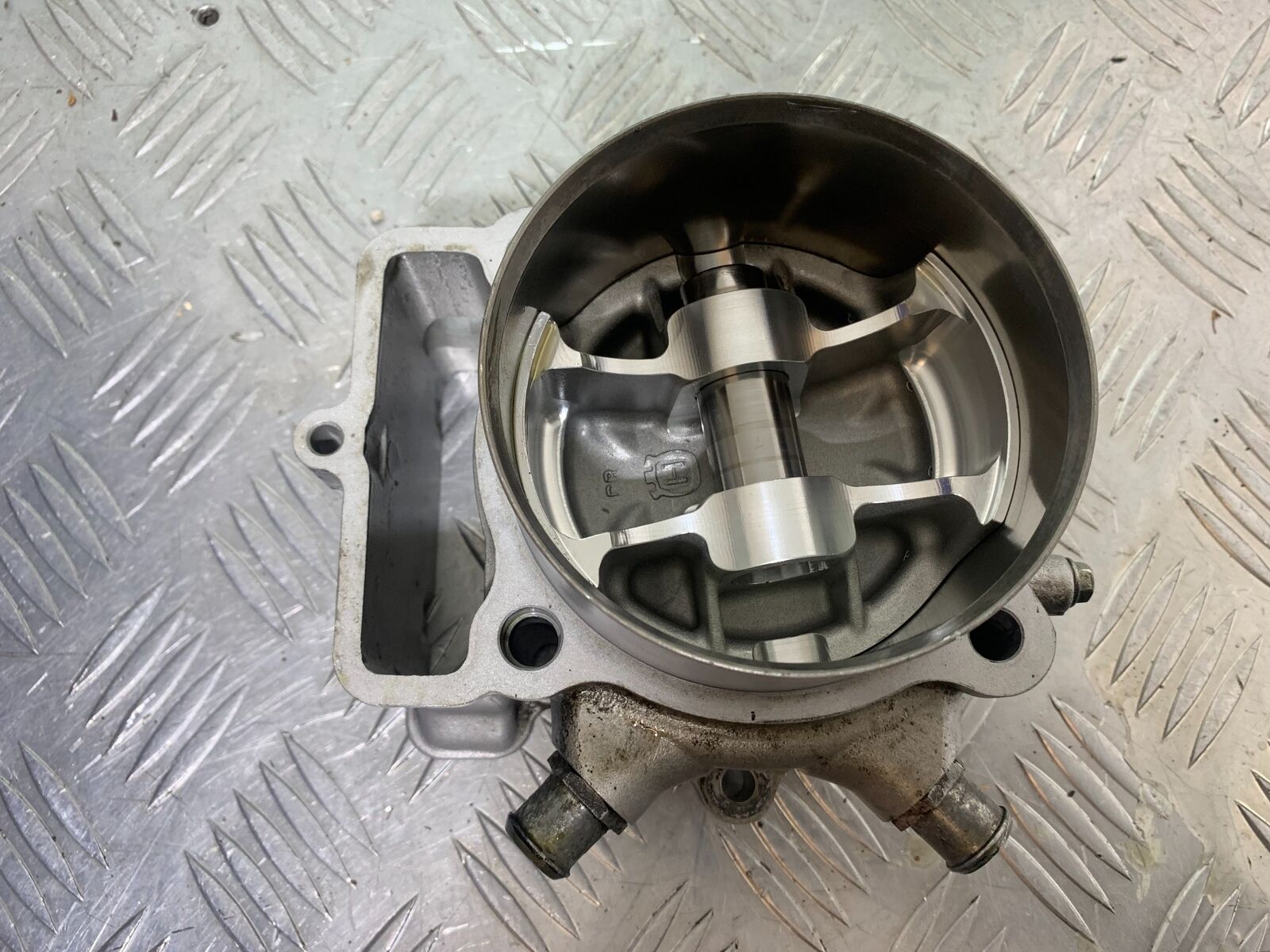 HUSQVARNA TE630 TE 630 BARREL AND PISTON  YEAR 2010-11 (CMB1120)
