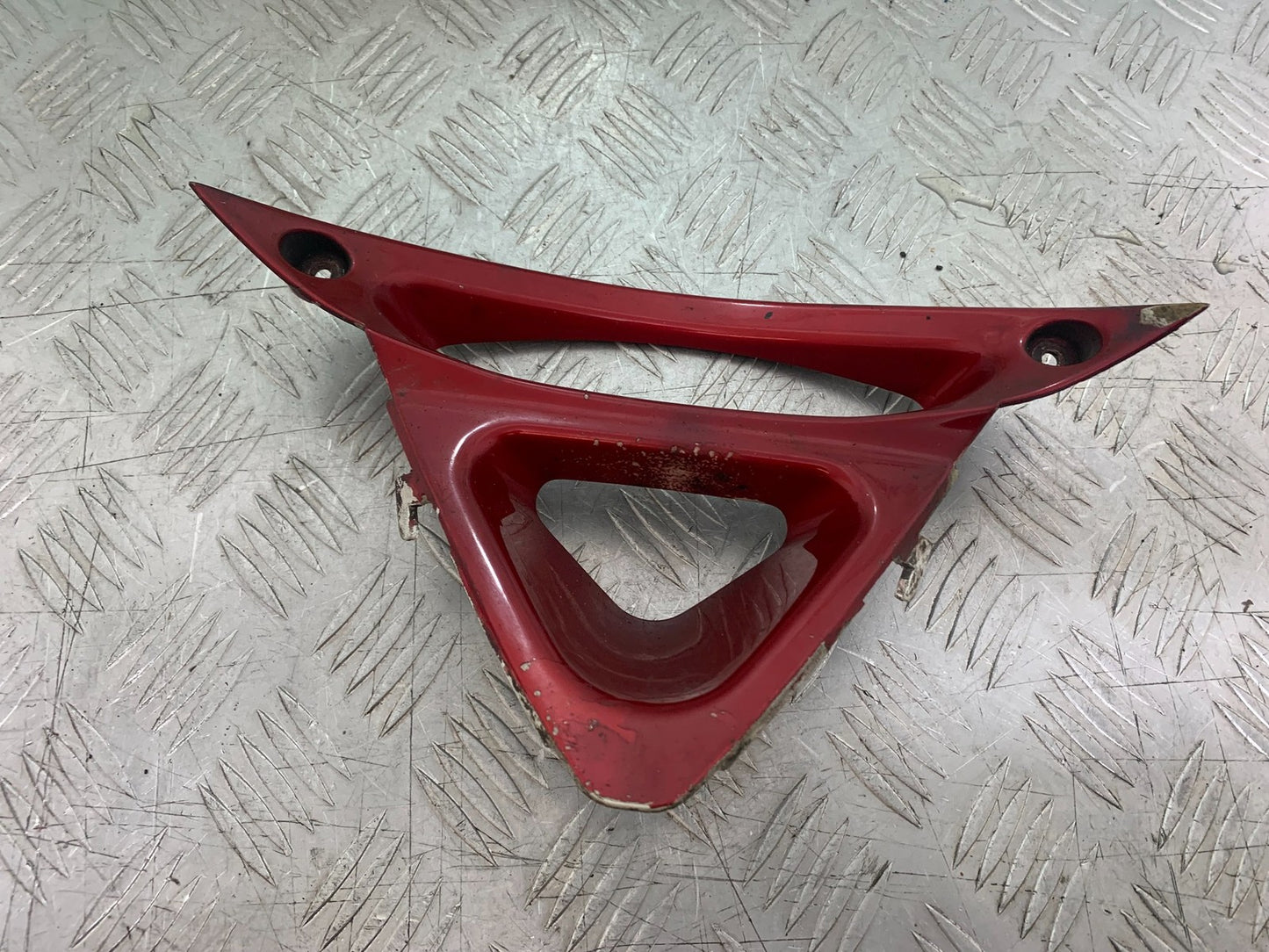 YAMAHA YZF1000 THUNDERACE FAIRING V-PIECE  YEAR 1997-2000 (CMB1204)