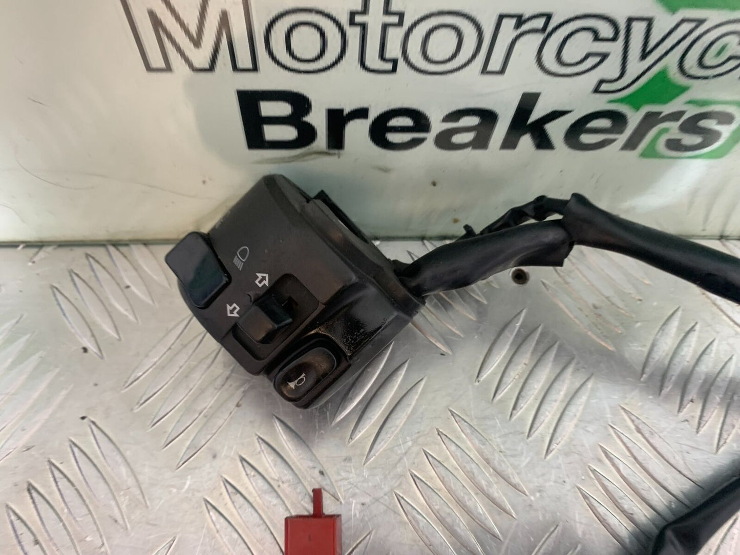 YAMAHA XJR1300 XJR 1300 LEFT SWITCH GEAR  YEAR 1999-2003 (CMB1055)