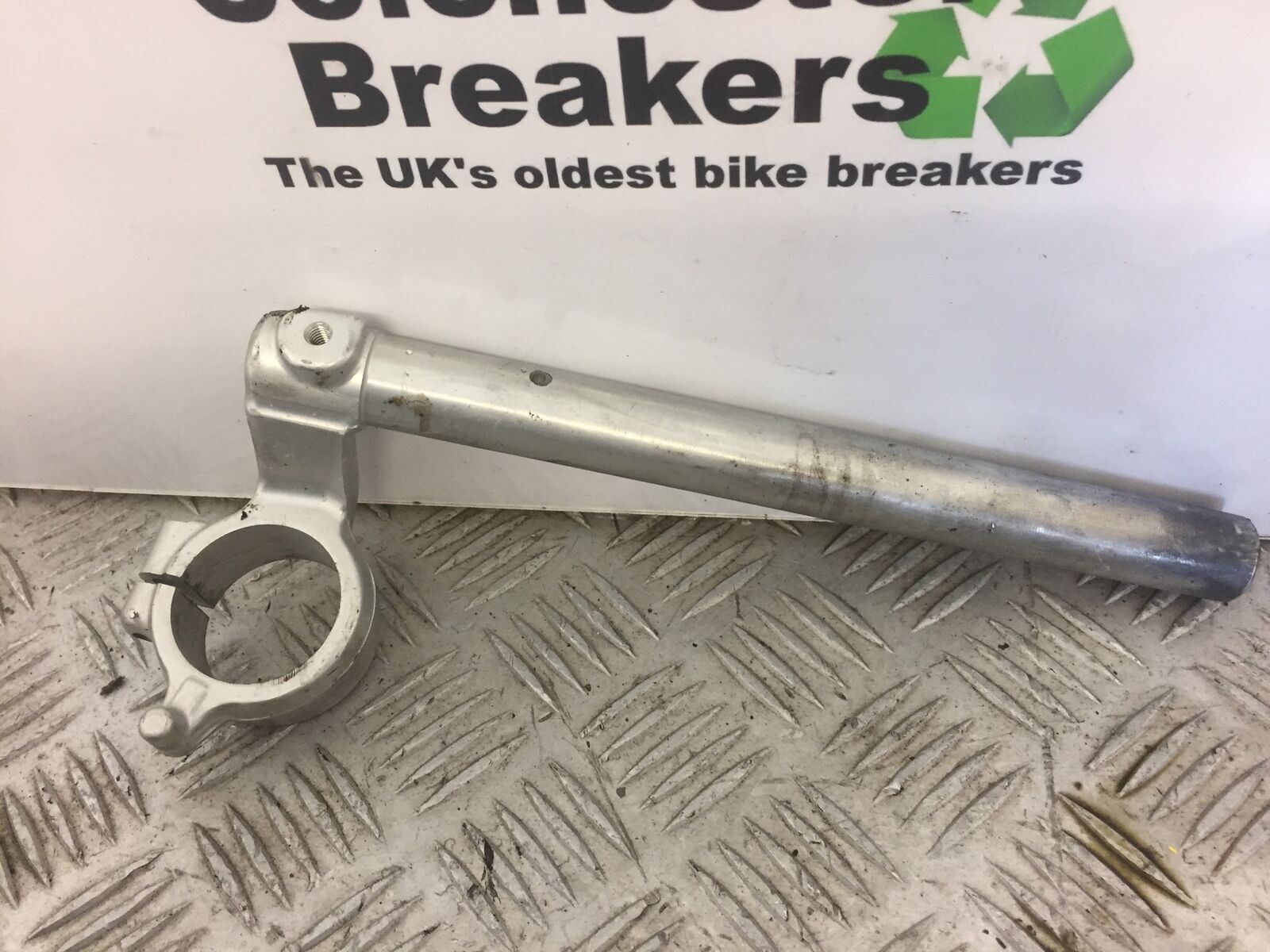 SUZUKI SV650 SV 650 RIGHT HANDLE BAR  YEAR 2010