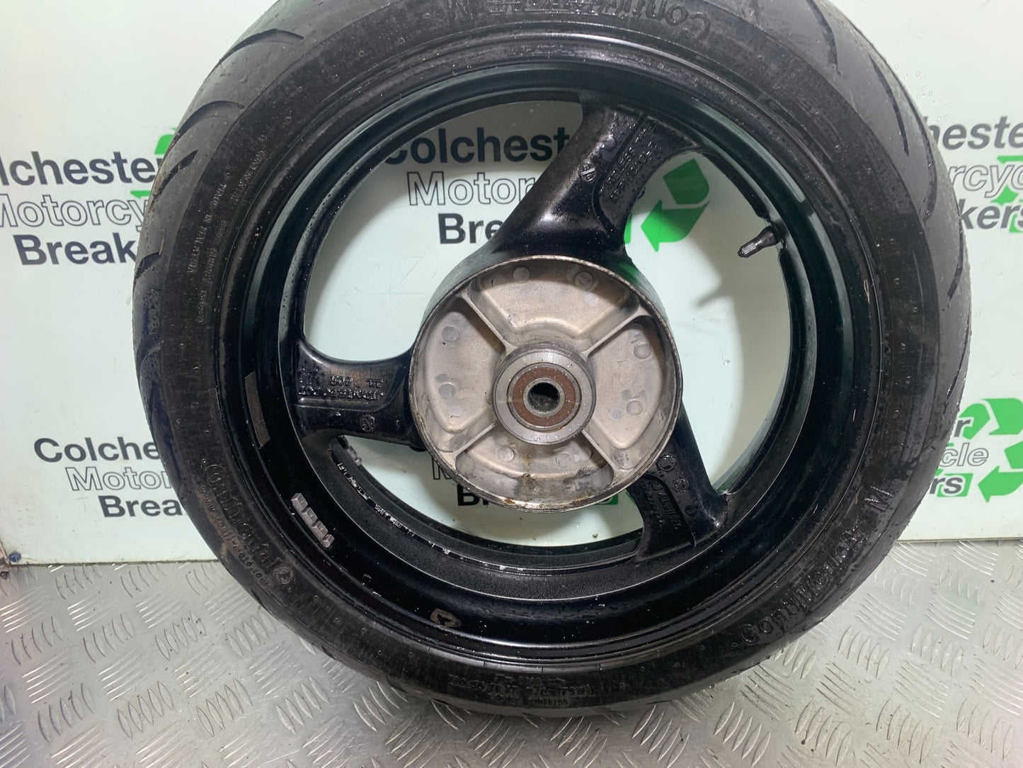 HONDA CBR1100 BLACKBIRD REAR WHEEL  YEAR 1999-2005 (CMB1232)