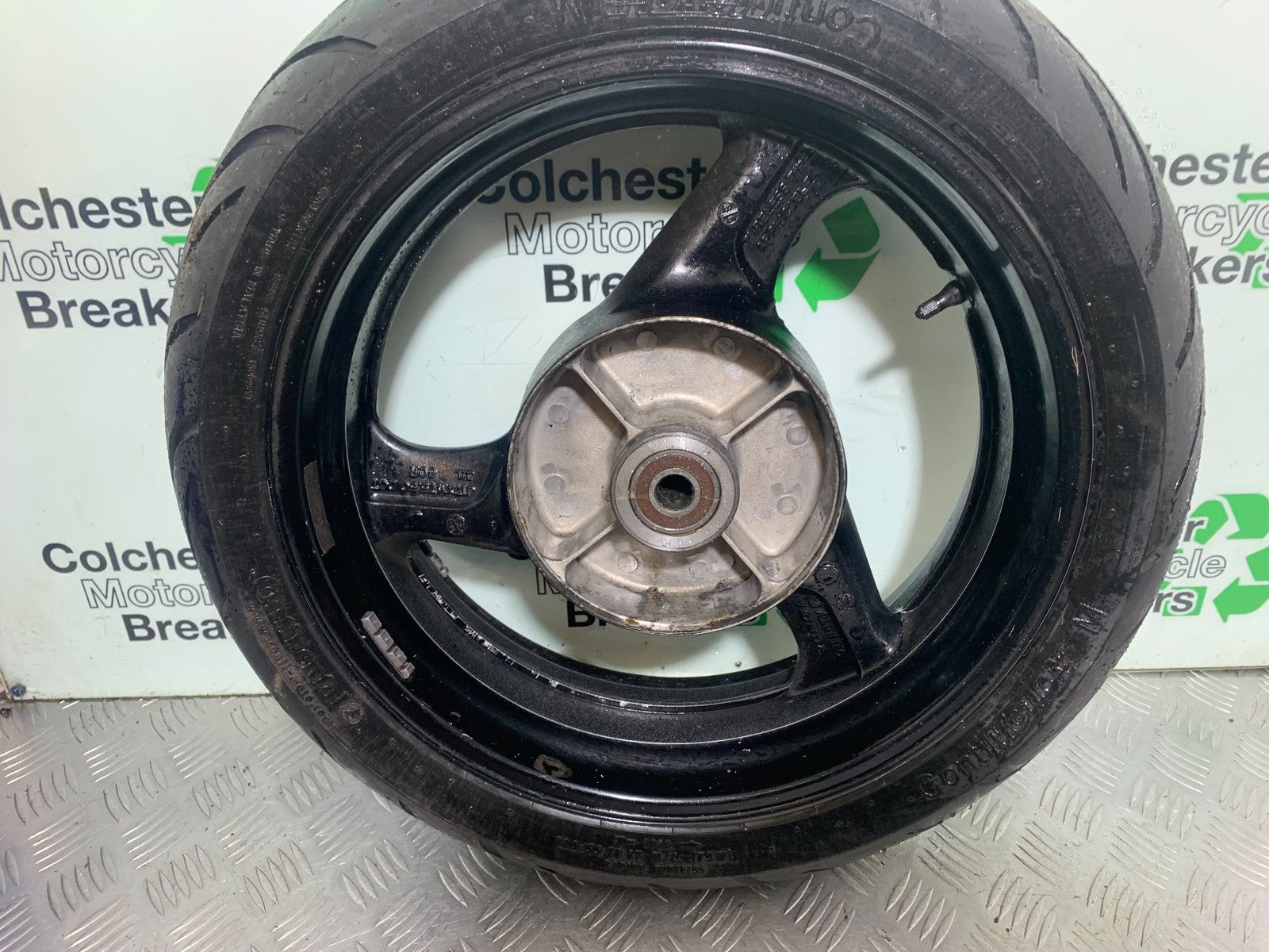 HONDA CBR1100 BLACKBIRD REAR WHEEL  YEAR 1999-2005 (CMB1232)