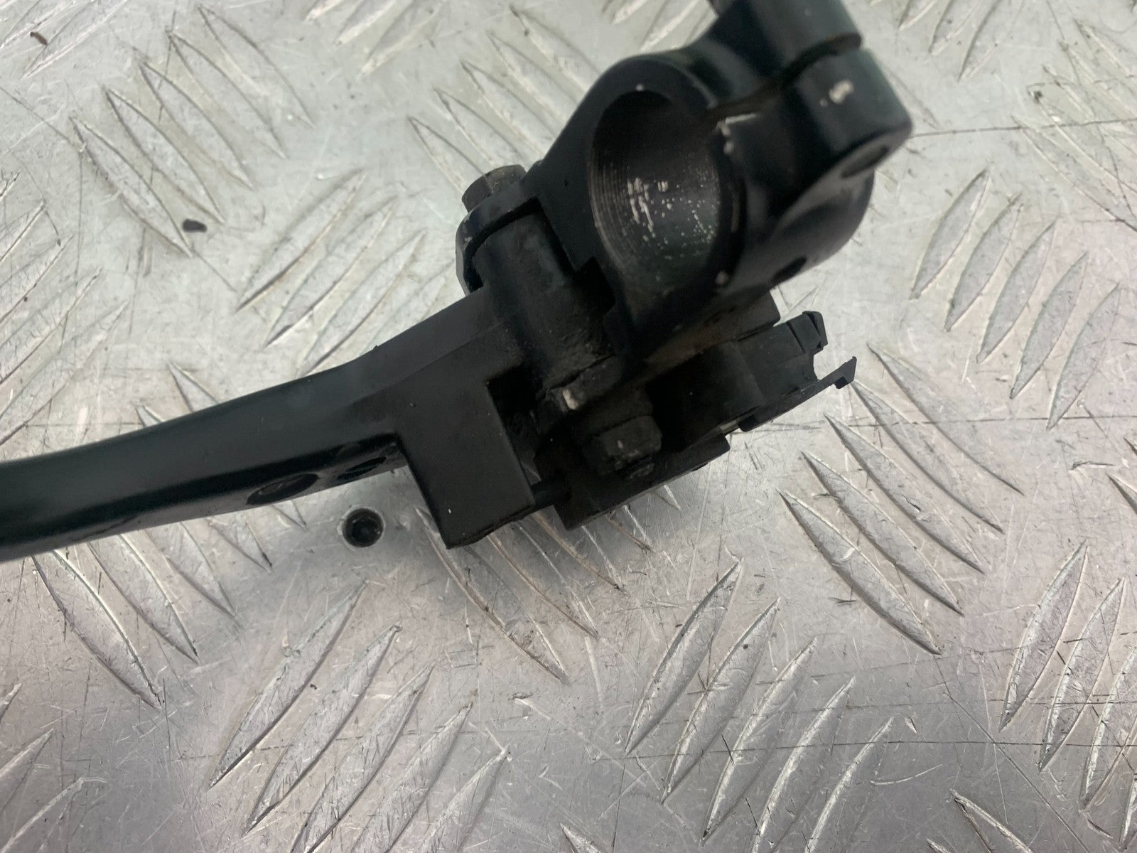 KAWASAKI GPZ600 GPZ 600 CLUTCH LEVER AND BRACKET   YEAR 1988-90 (CMB1258)
