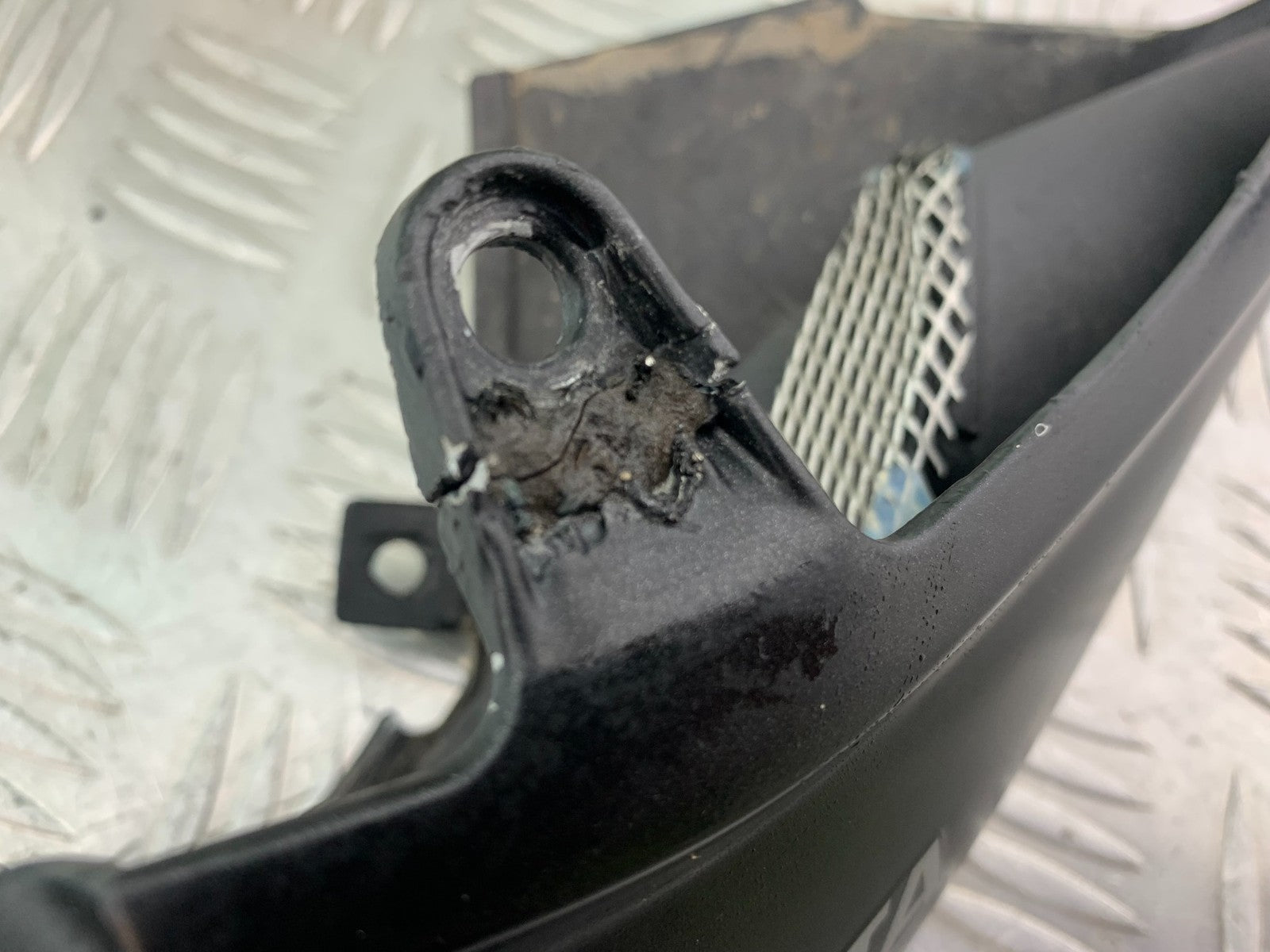 MV AGUSTA 800 F3 LEFT SEAT PANEL  YEAR 2017-2019 (CMB1227)