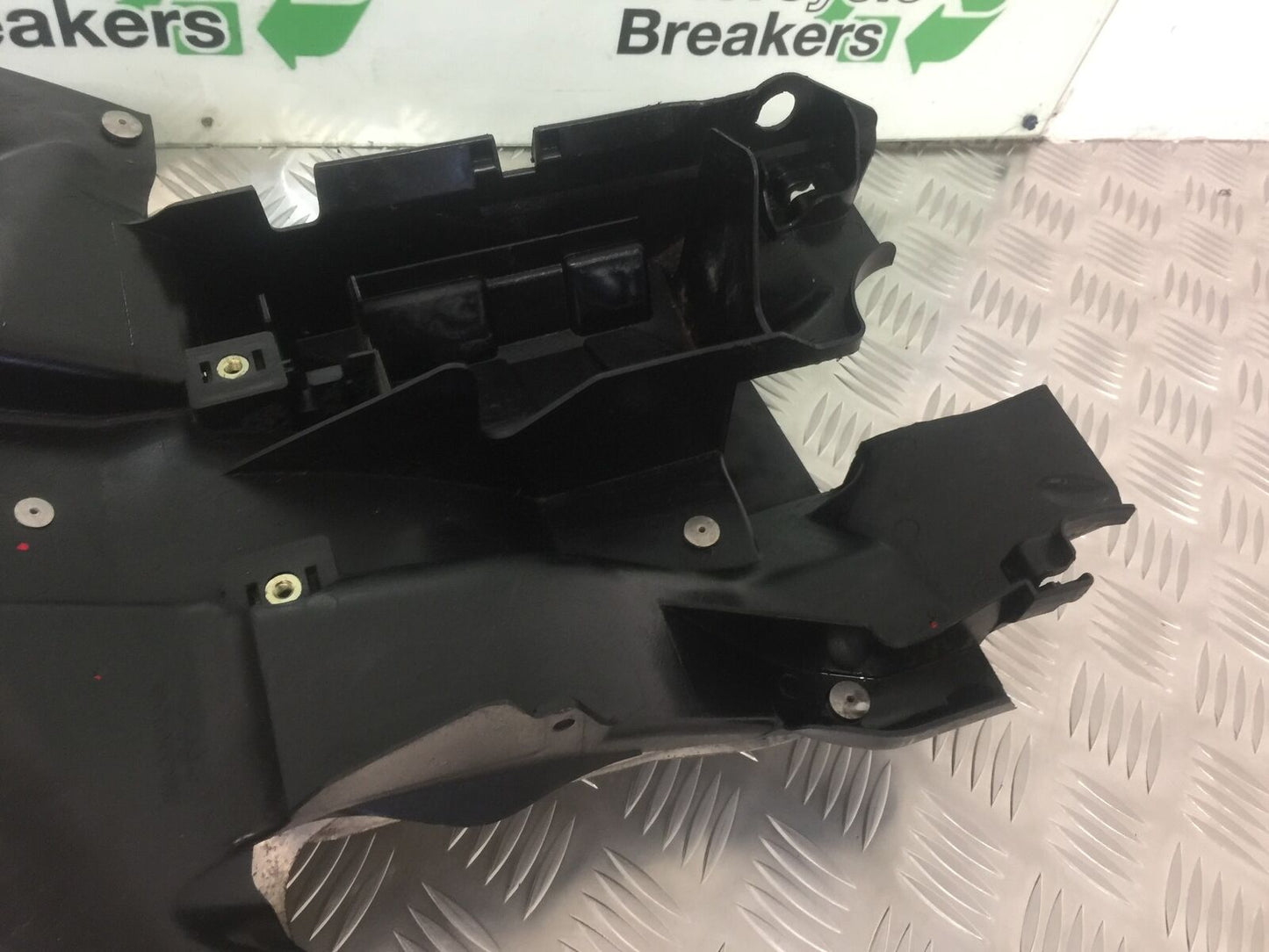HONDA VFR800 VFR 800 V-TEC UNDERTRAY  YEAR 2003 -2009 (STOCK 916)