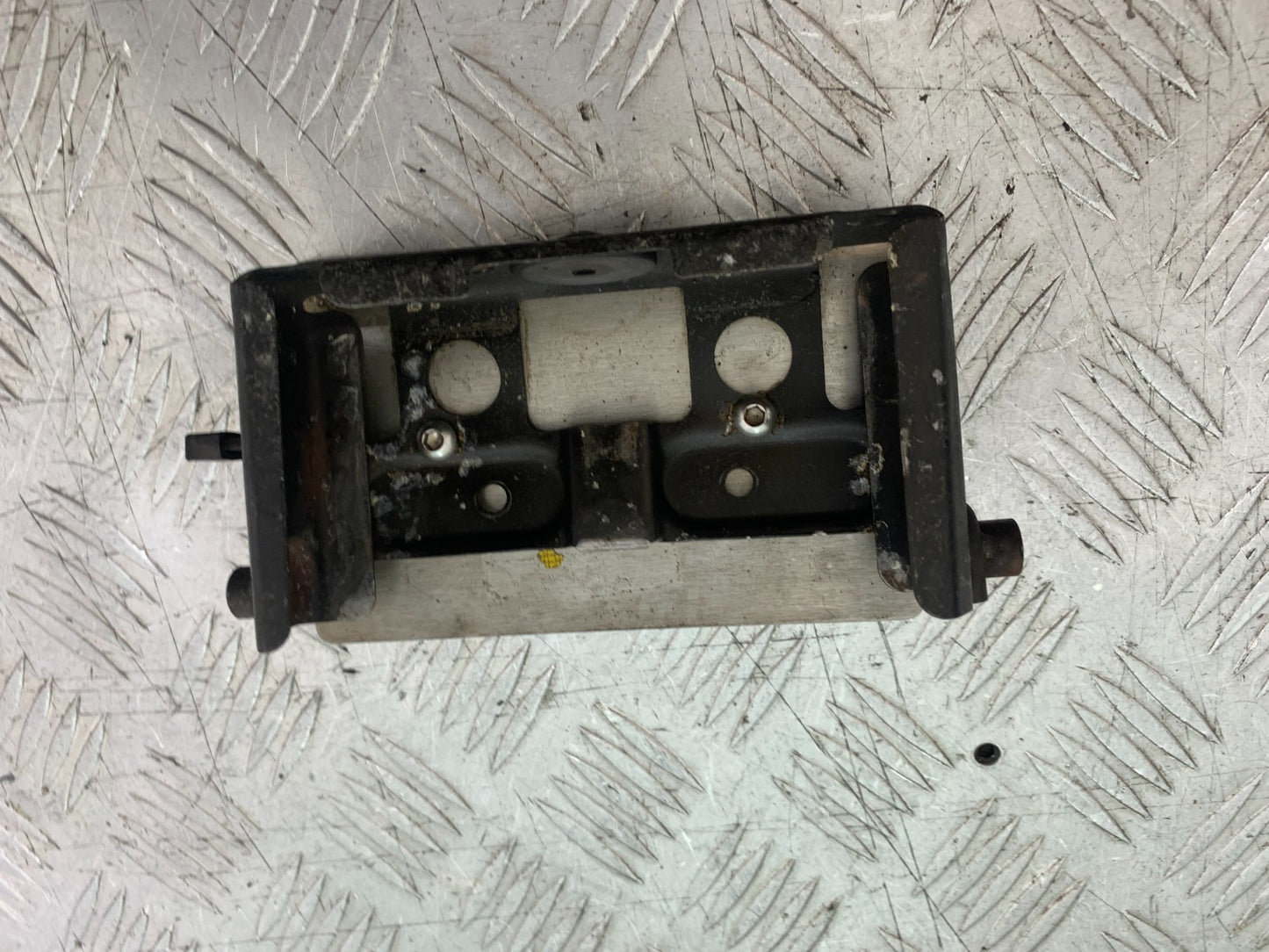 HONDA VT700 VT 700 SHADOW BRACKET AND COVER   YEAR 1984-85 (CMB1328)