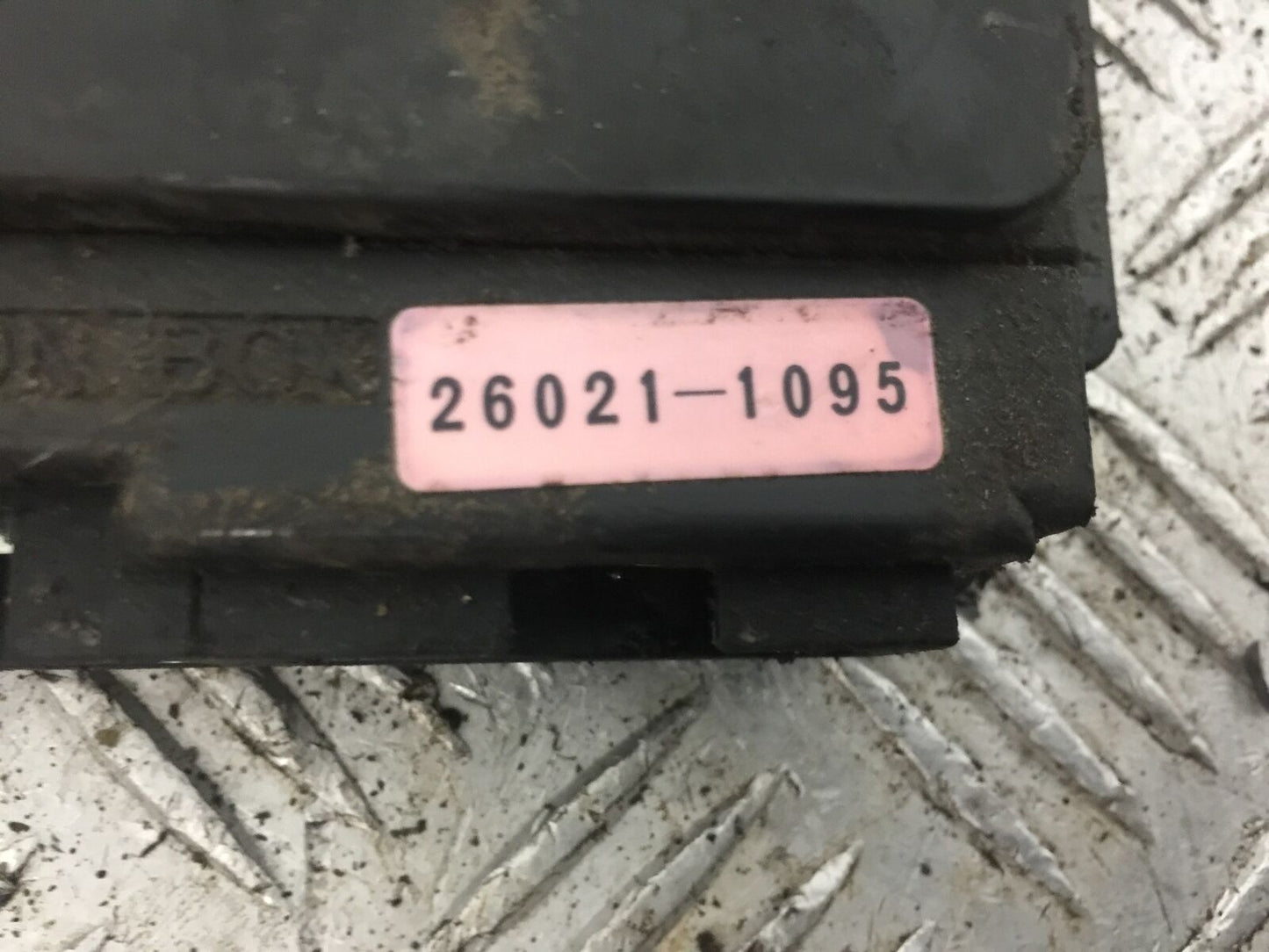 KAWASAKI ZX9R ZX9 E1 FUES BOX  YEAR 2000 (STOCK 795)