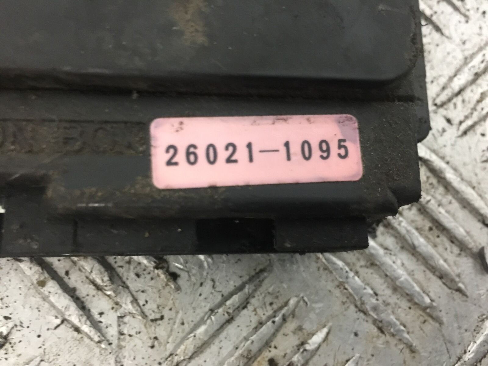 KAWASAKI ZX9R ZX9 E1 FUES BOX  YEAR 2000 (STOCK 795)