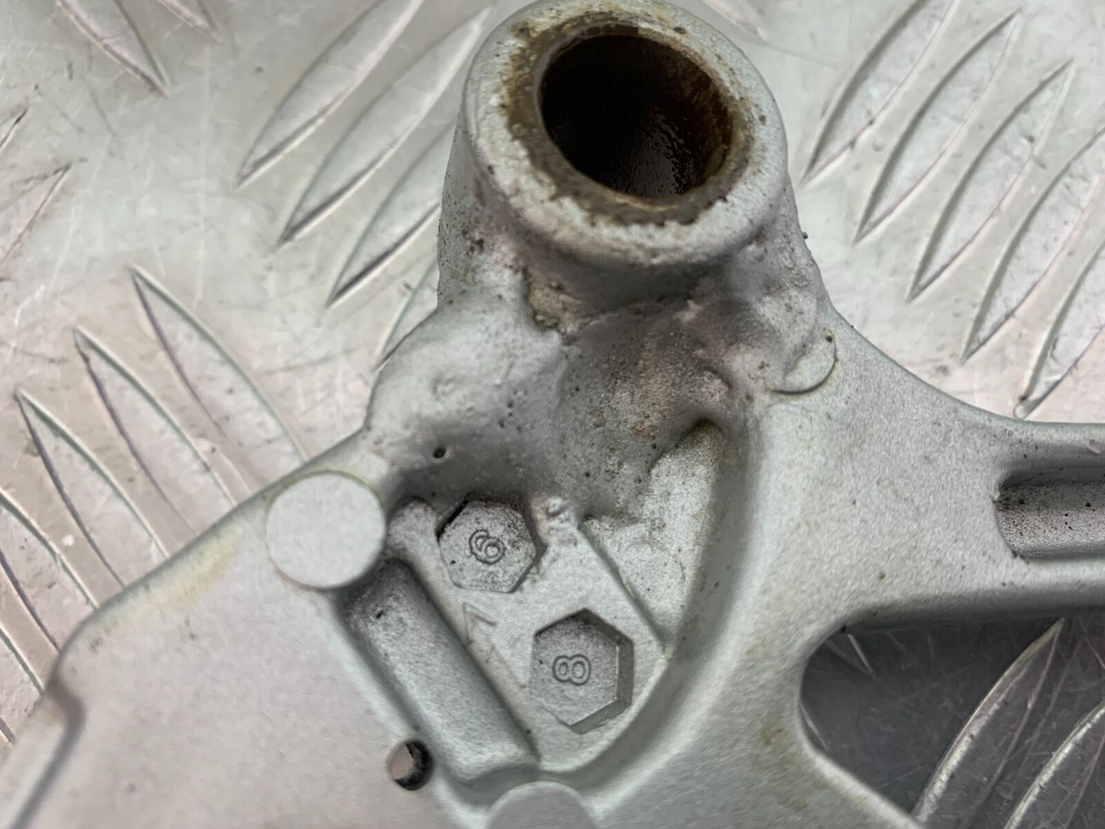HONDA VFR400 VFR 400 NC21 FRONT RIGHT HANGER  YEAR 1986-87 (CMB1043)
