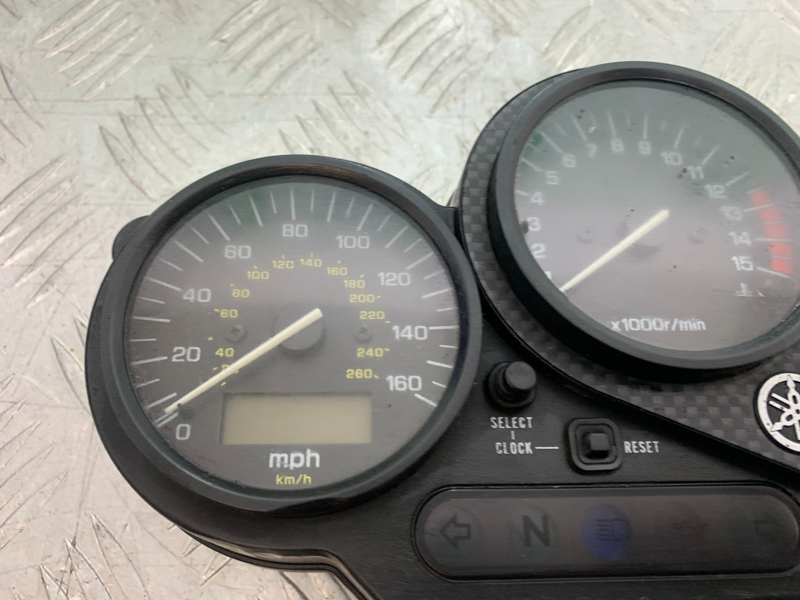 YAMAHA FZS600 FAZER 600 CLOCKS SPEEDO DASH   YEAR 1998-2001 (CMB1267)