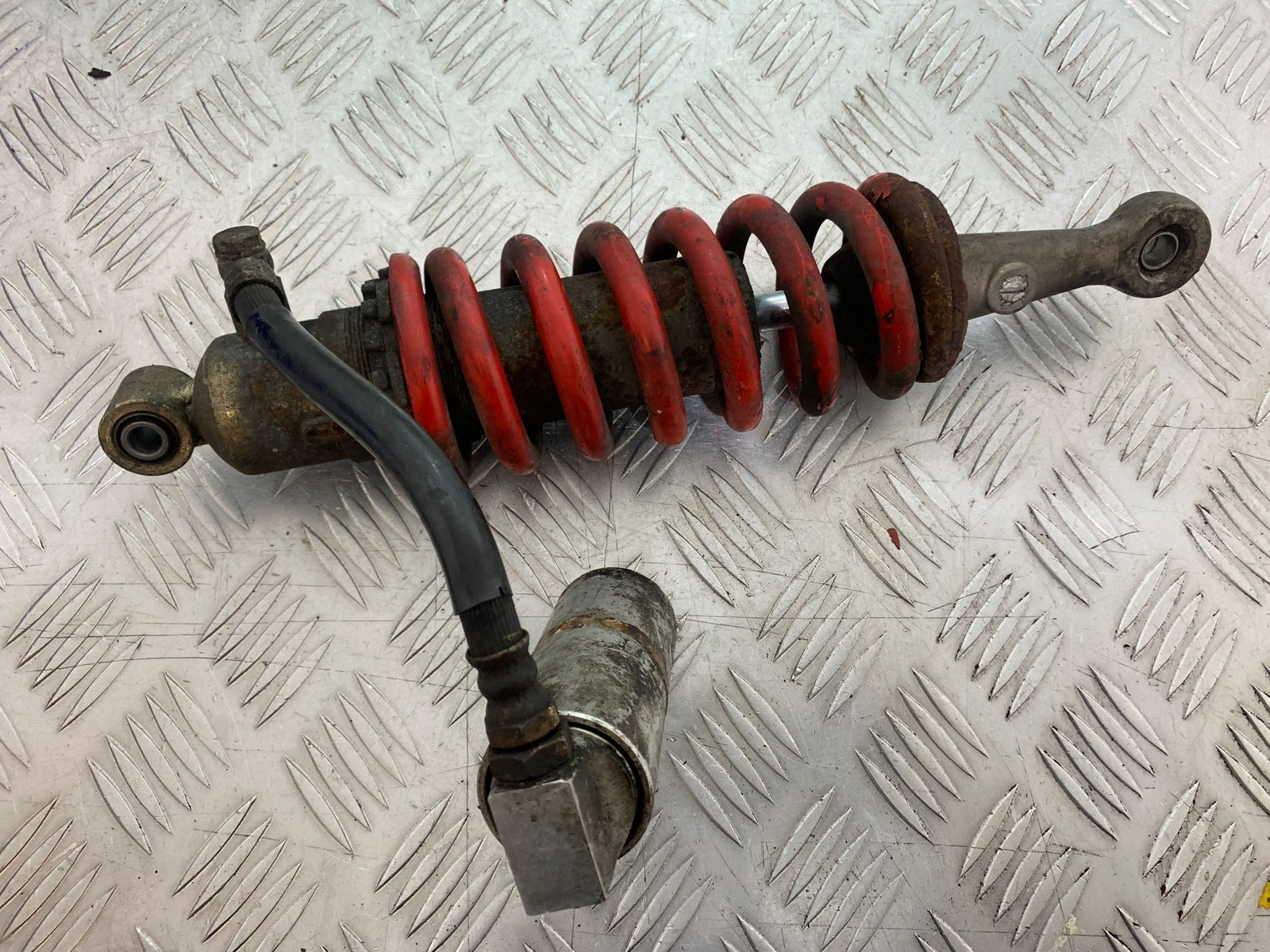 TRIUMPH T509 SPEED TRIPLE REAR SHOCK  YEAR 1997-1998 (CMB1144)